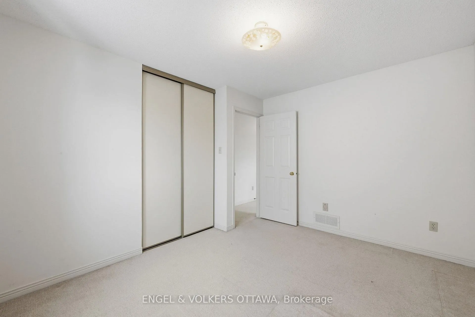 Photo 21 of 591 Merkley Drive, Ottawa, Fallingbrook/Pineridge — HOMEH
