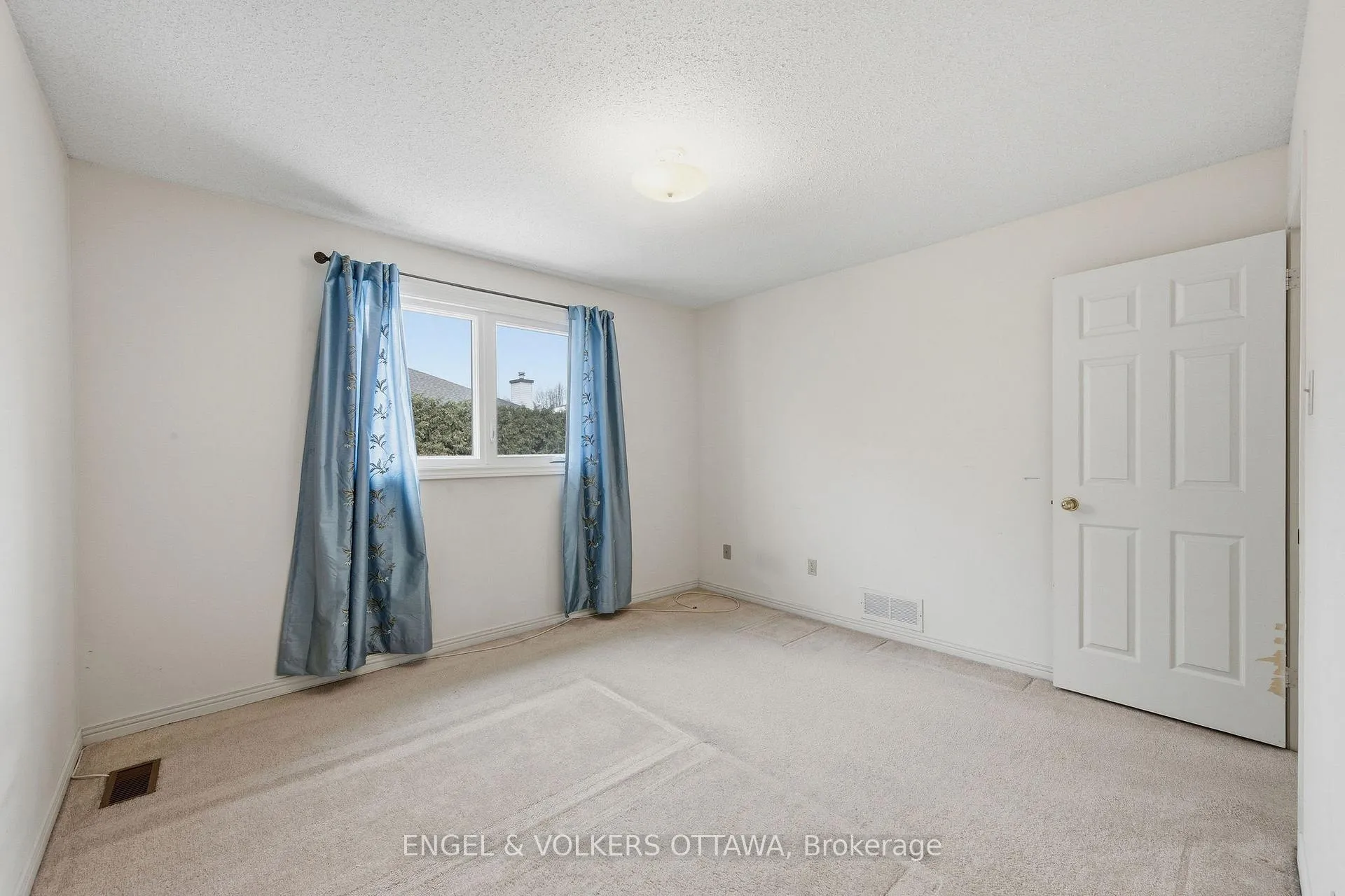 Photo 22 of 591 Merkley Drive, Ottawa, Fallingbrook/Pineridge — HOMEH