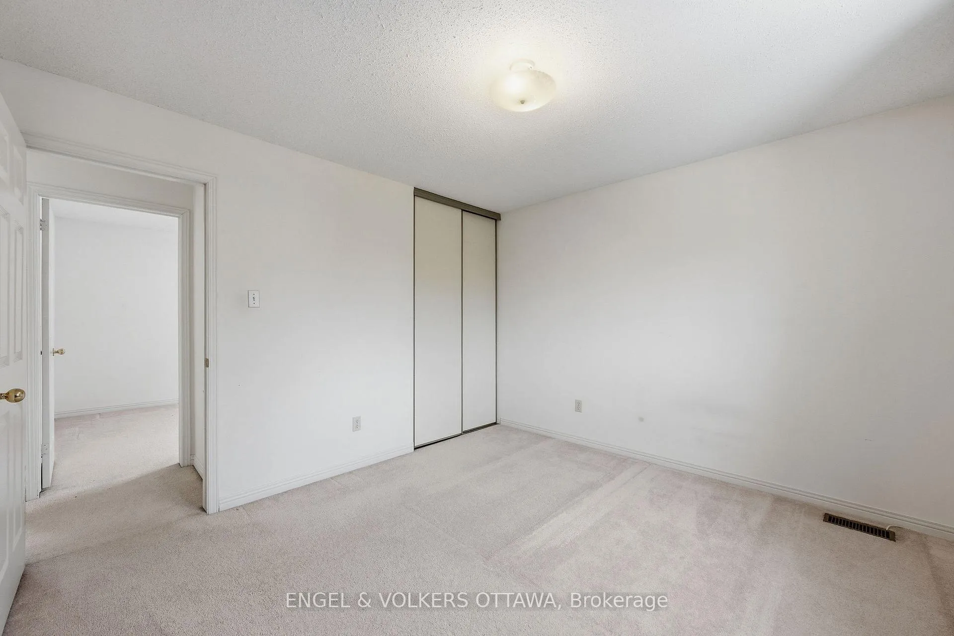 Photo 23 of 591 Merkley Drive, Ottawa, Fallingbrook/Pineridge — HOMEH