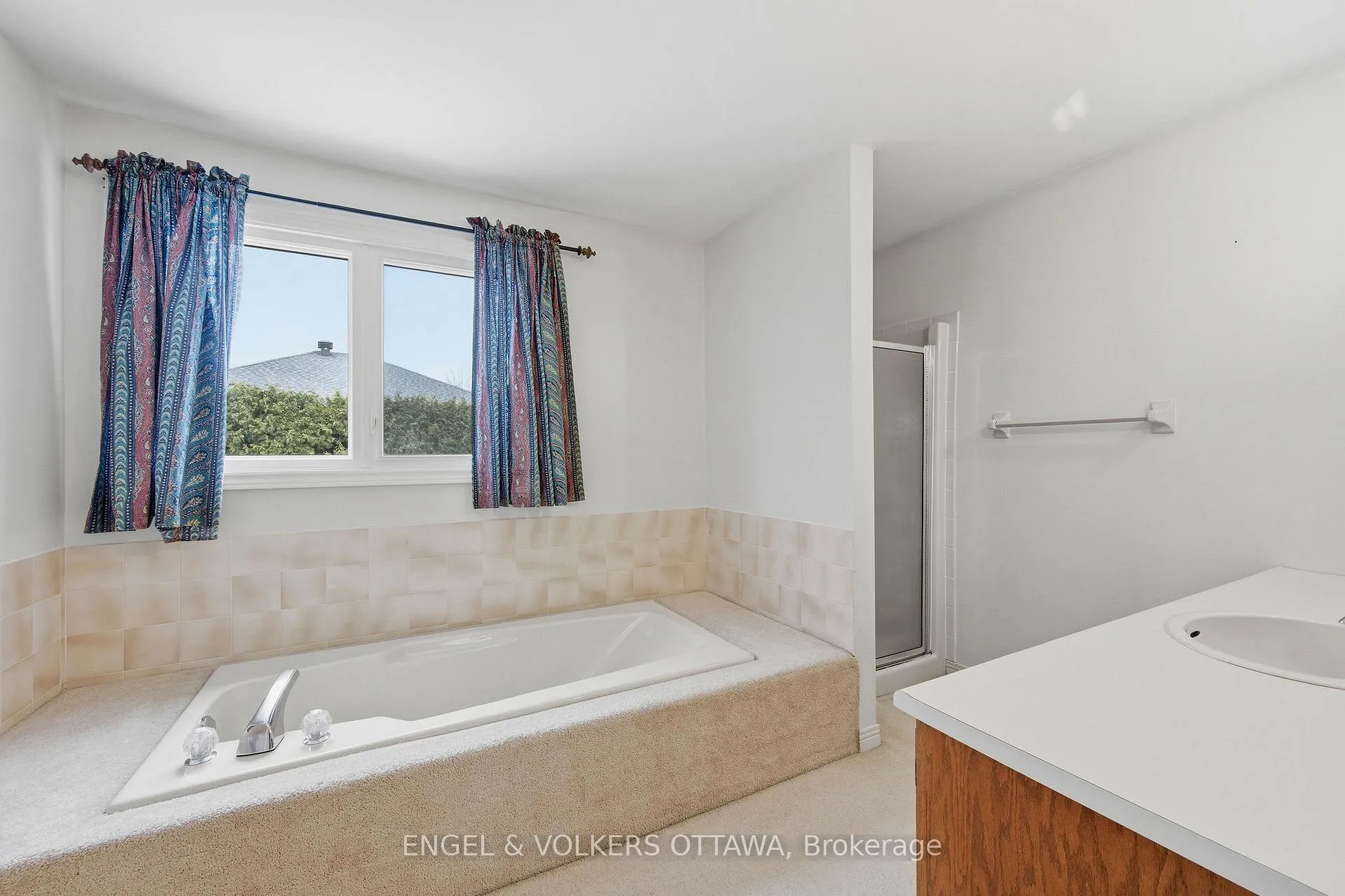 Photo 32 of 591 Merkley Drive, Ottawa, Fallingbrook/Pineridge — HOMEH