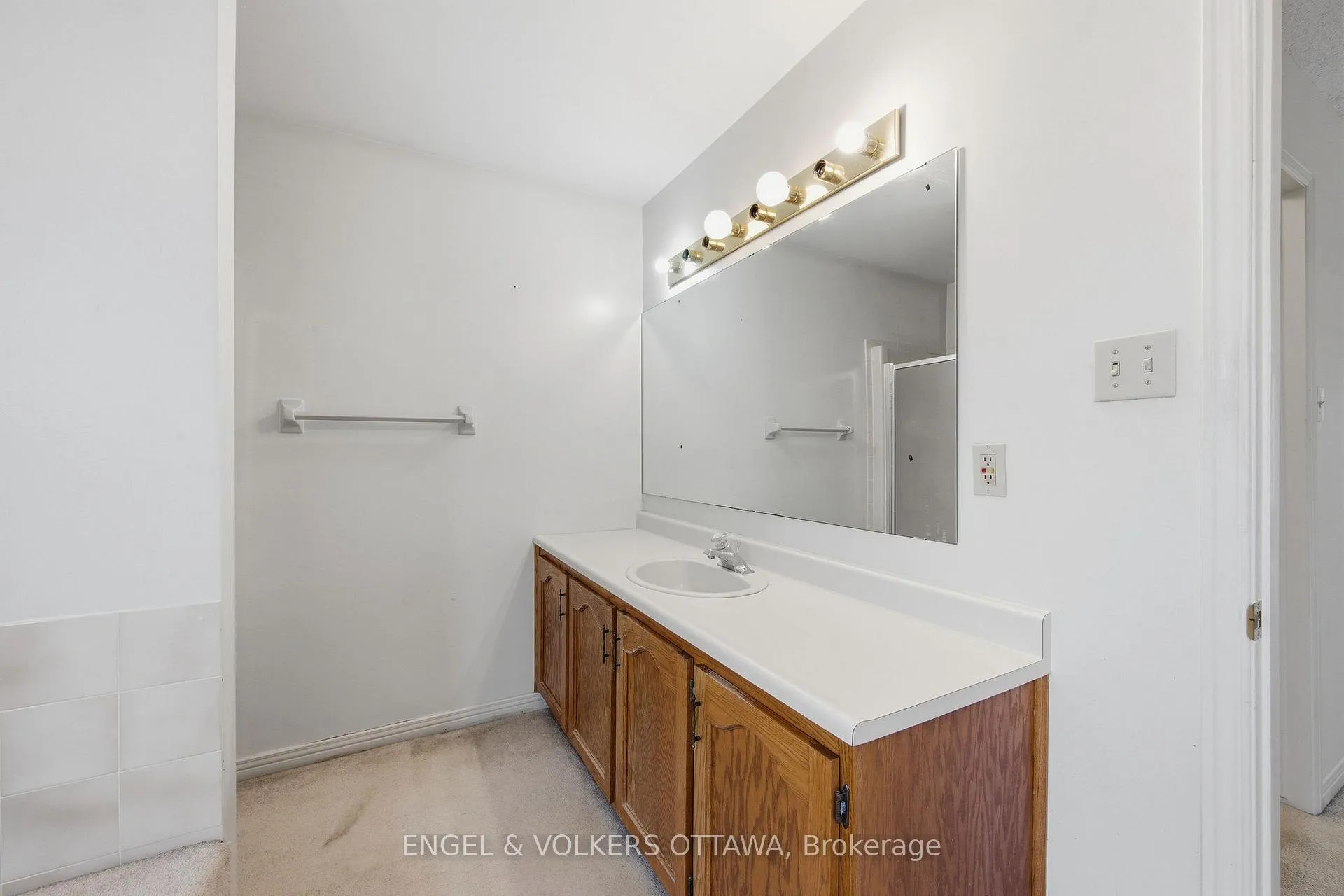 Photo 33 of 591 Merkley Drive, Ottawa, Fallingbrook/Pineridge — HOMEH