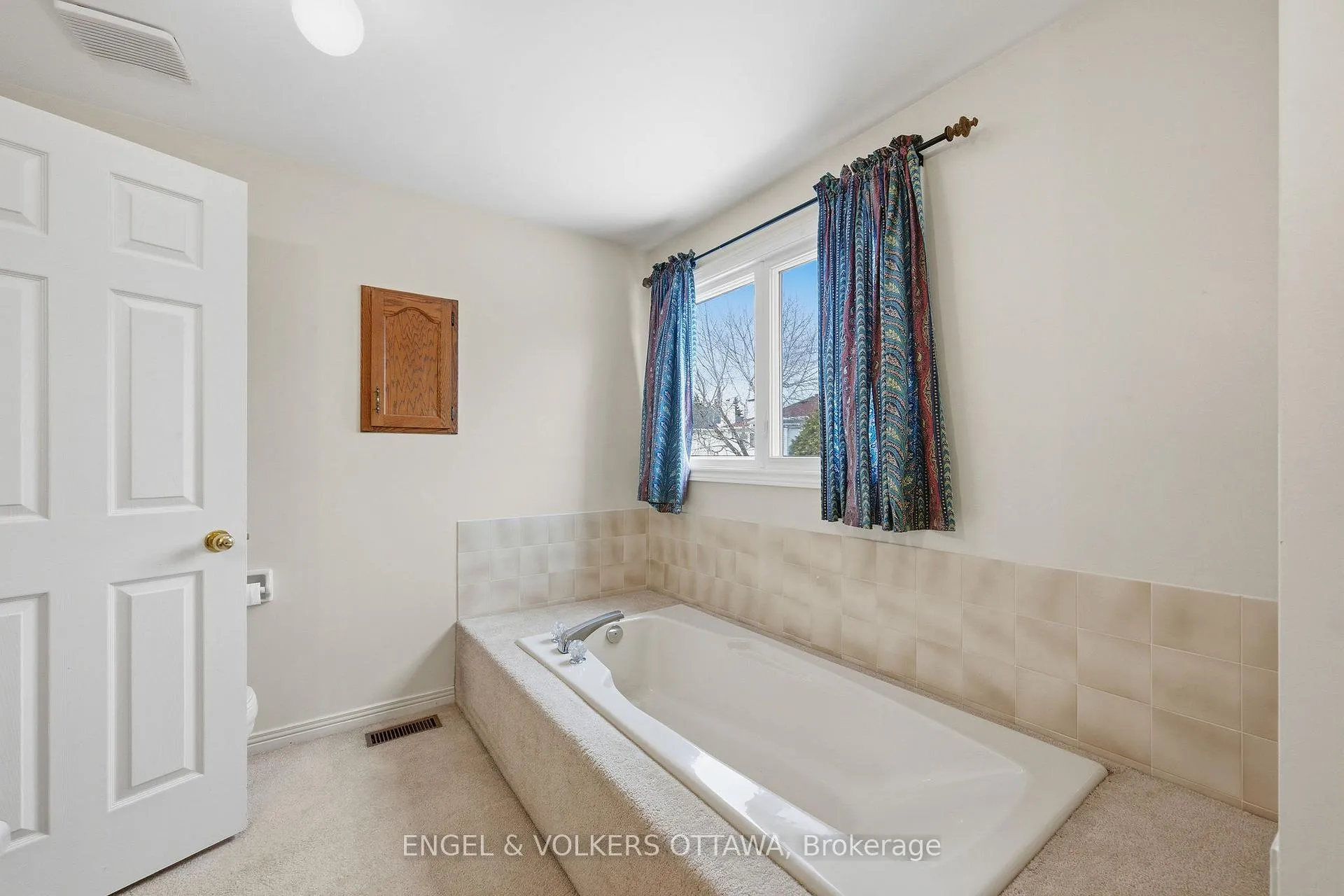 Photo 34 of 591 Merkley Drive, Ottawa, Fallingbrook/Pineridge — HOMEH