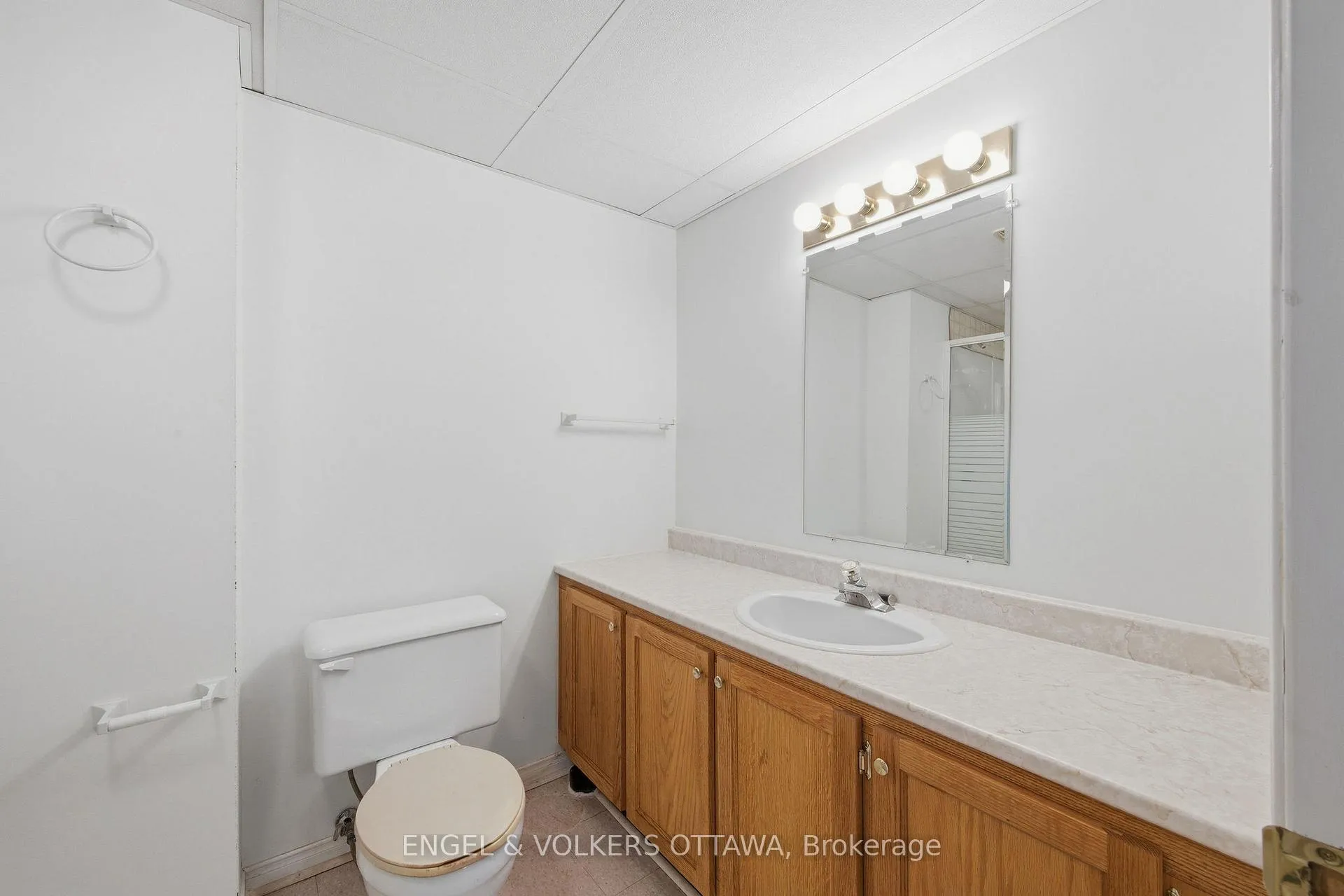 Photo 38 of 591 Merkley Drive, Ottawa, Fallingbrook/Pineridge — HOMEH
