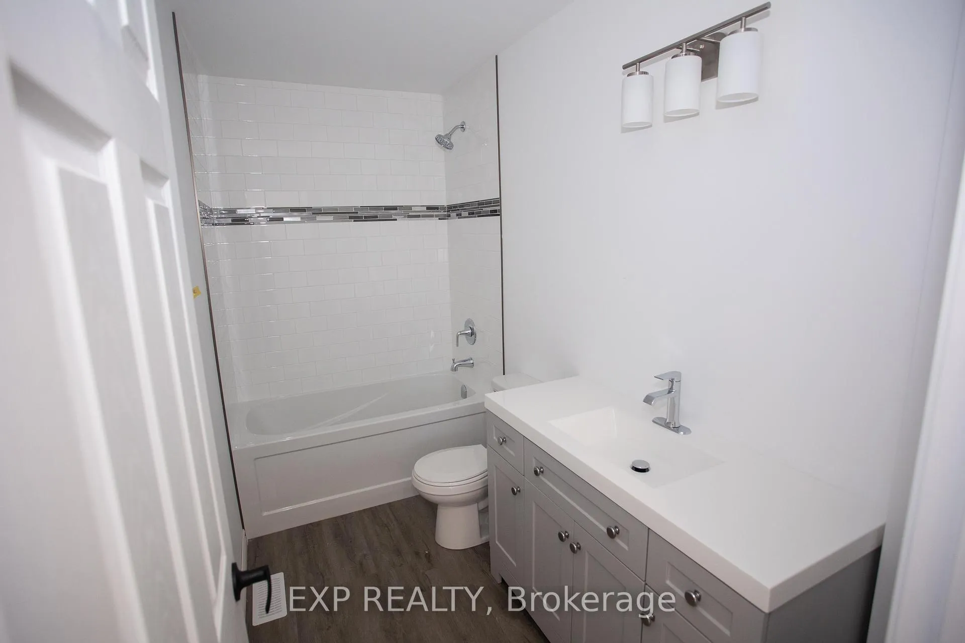Photo 3 of Unit Unit C, 277 Grove Street, Barrie, Wellington — HOMEH