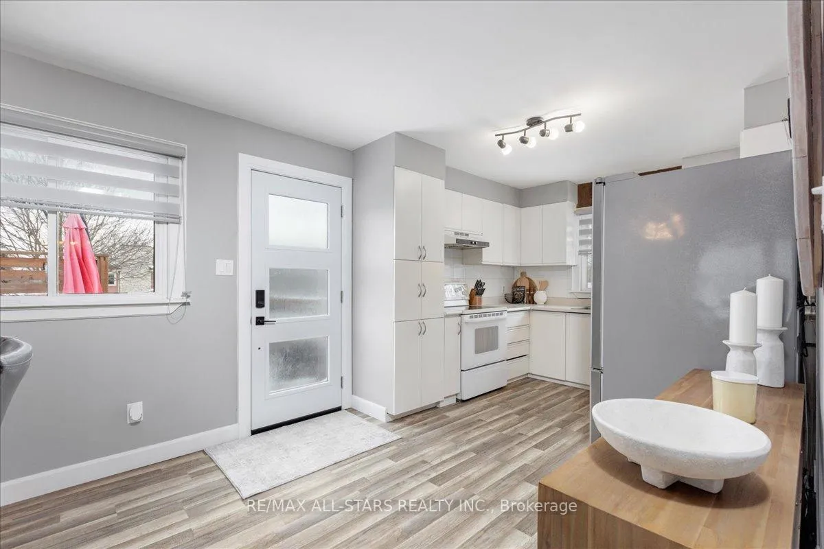 Photo 7 of 77 Biscayne Boulevard, Georgina, Keswick South — HOMEH