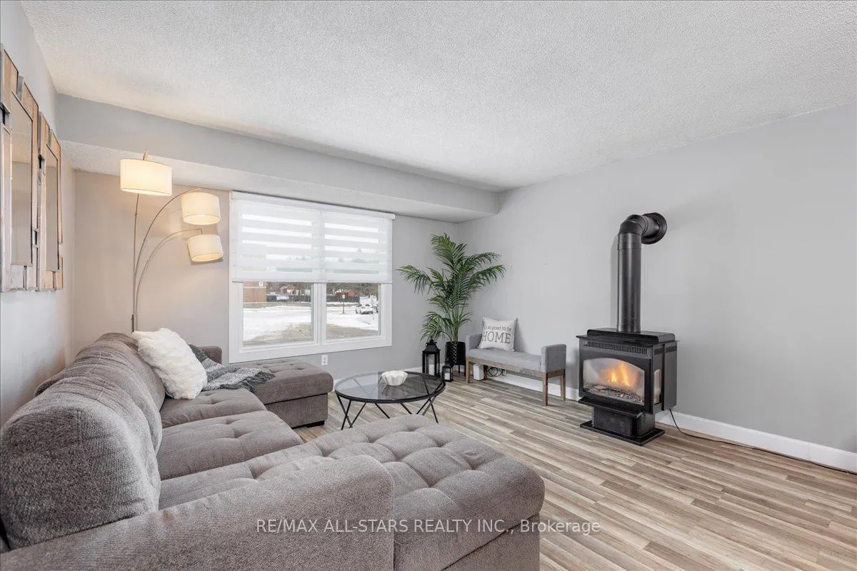 Photo 13 of 77 Biscayne Boulevard, Georgina, Keswick South — HOMEH