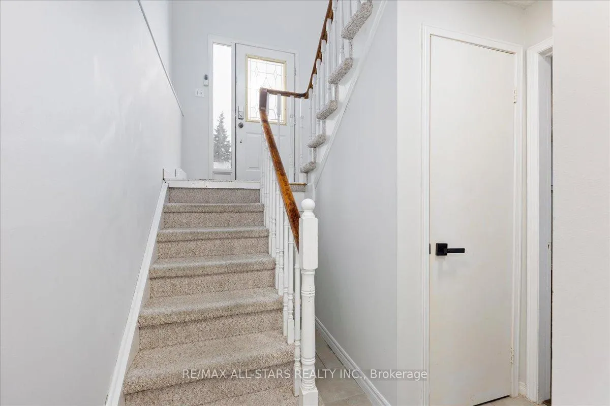 Photo 19 of 77 Biscayne Boulevard, Georgina, Keswick South — HOMEH