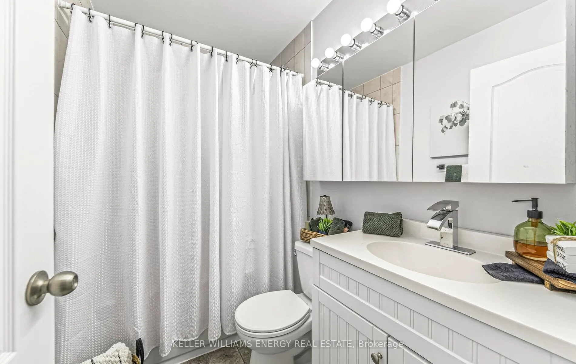 Photo 27 of 66 Wilkins Crescent, Clarington, Courtice — HOMEH