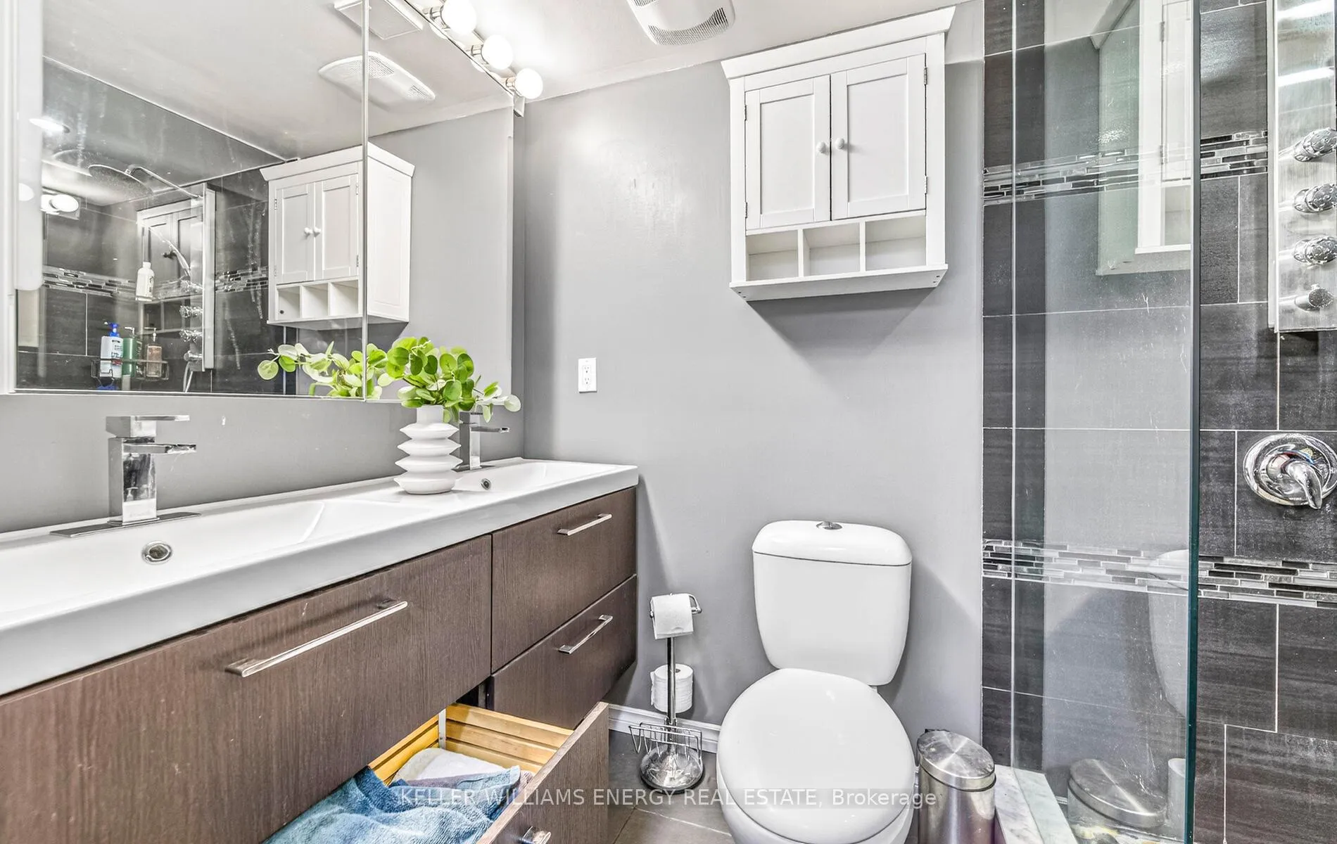 Photo 30 of 66 Wilkins Crescent, Clarington, Courtice — HOMEH
