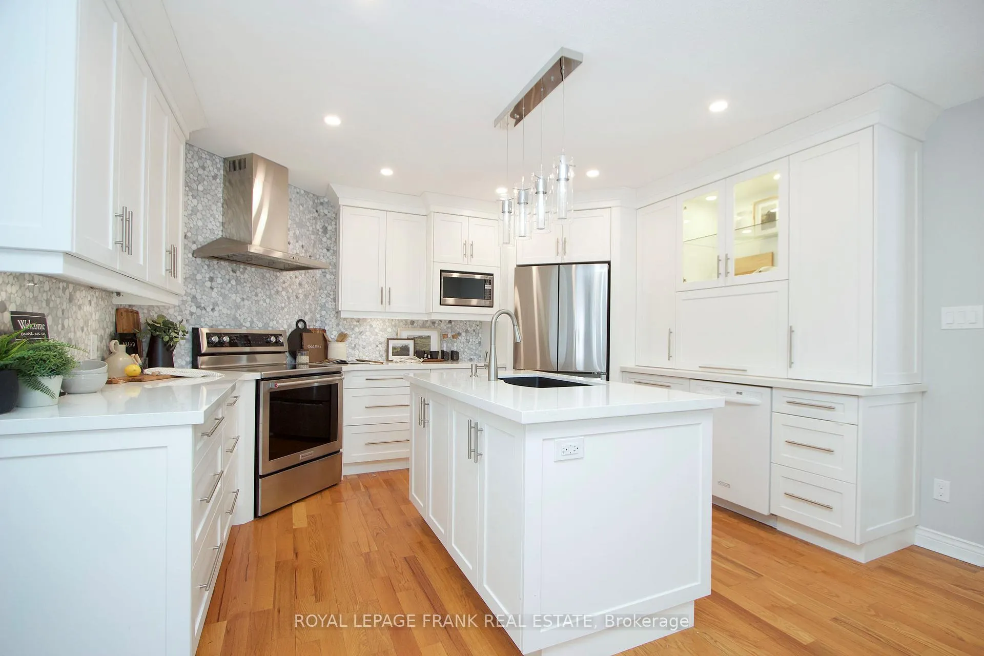 Photo 13 of 964 Deer Valley Drive, Oshawa, Northglen — HOMEH