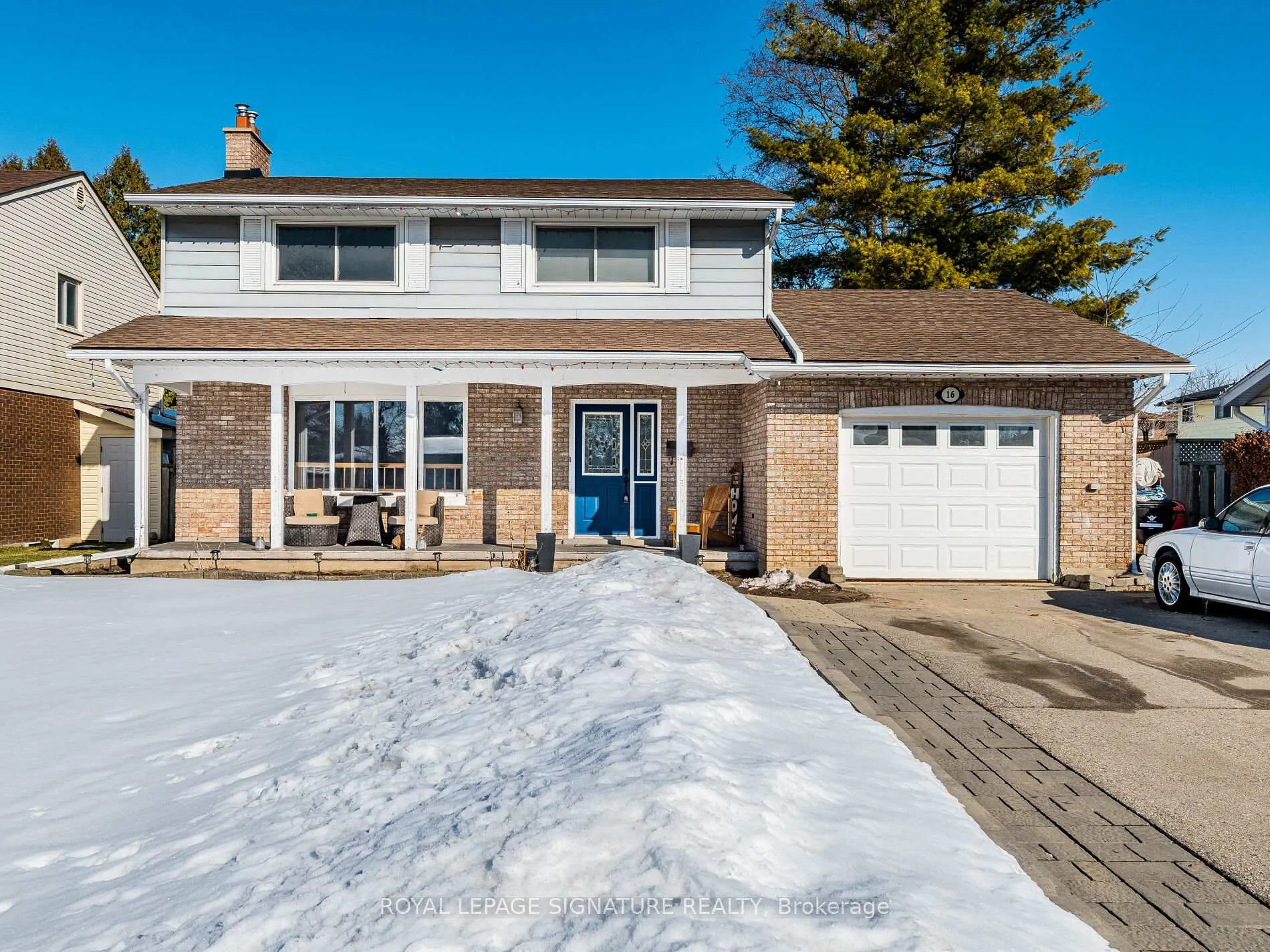 Front of 16 Alderwood Crescent