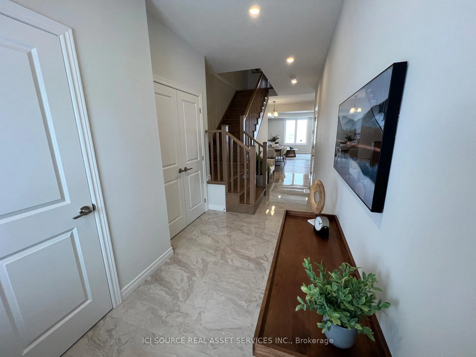 Photo 2 of 264 Tanglewood Drive, Hamilton, Rural Glanbrook — HOMEH