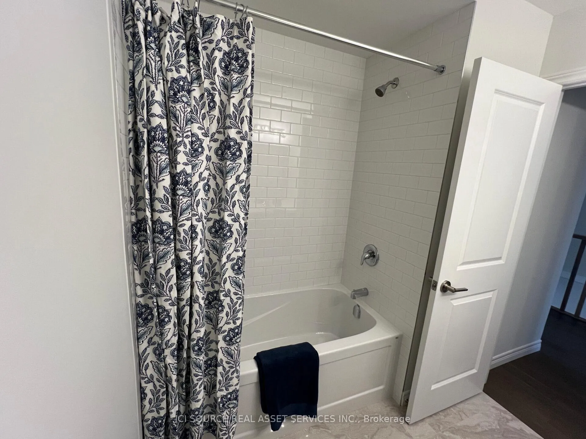Photo 24 of 264 Tanglewood Drive, Hamilton, Rural Glanbrook — HOMEH
