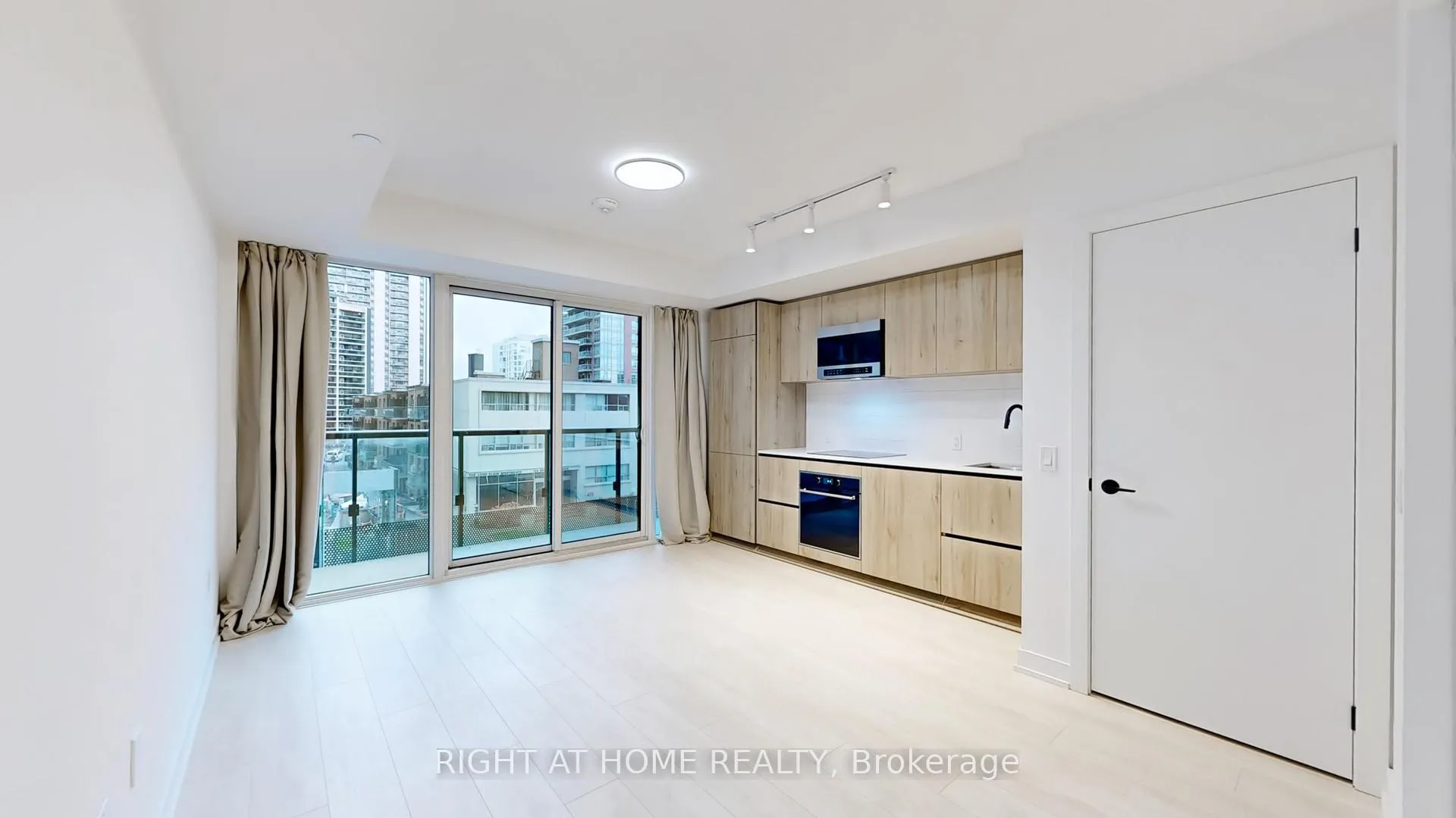 Photo 3 of Unit 308, 117 Broadway Avenue, Toronto, Mount Pleasant West — HOMEH
