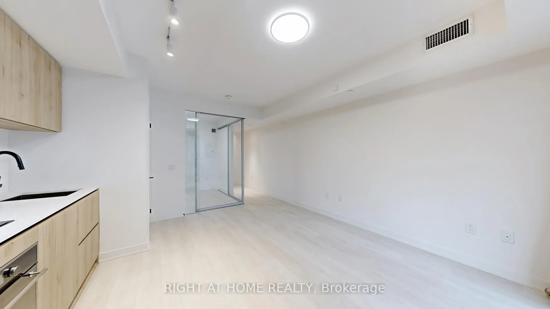 Photo 7 of Unit 308, 117 Broadway Avenue, Toronto, Mount Pleasant West — HOMEH