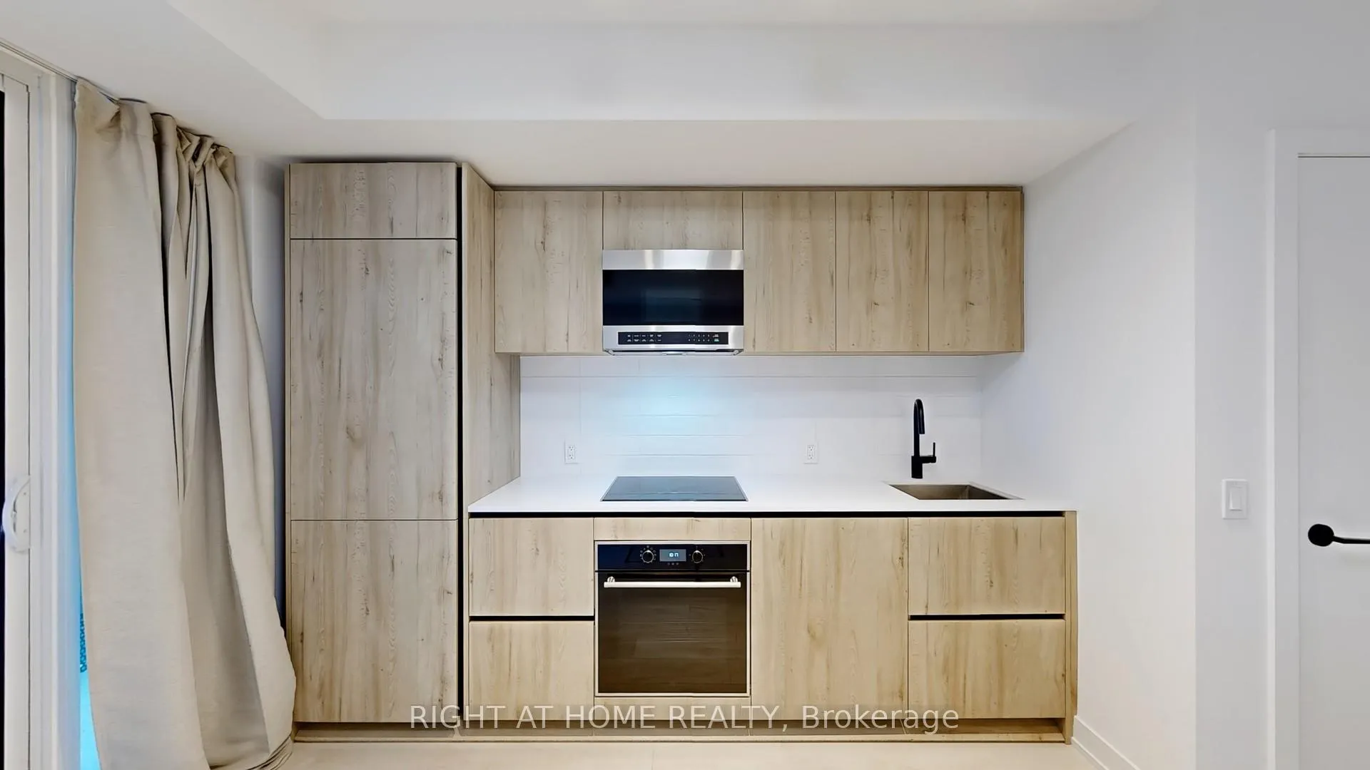 Photo 8 of Unit 308, 117 Broadway Avenue, Toronto, Mount Pleasant West — HOMEH