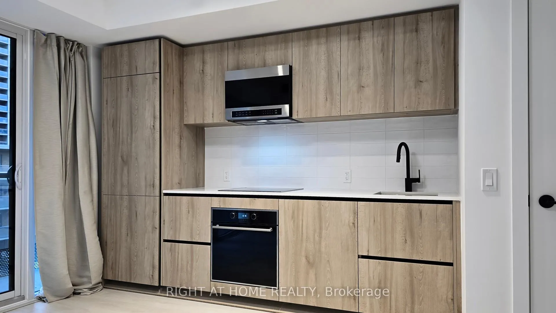 Photo 9 of Unit 308, 117 Broadway Avenue, Toronto, Mount Pleasant West — HOMEH