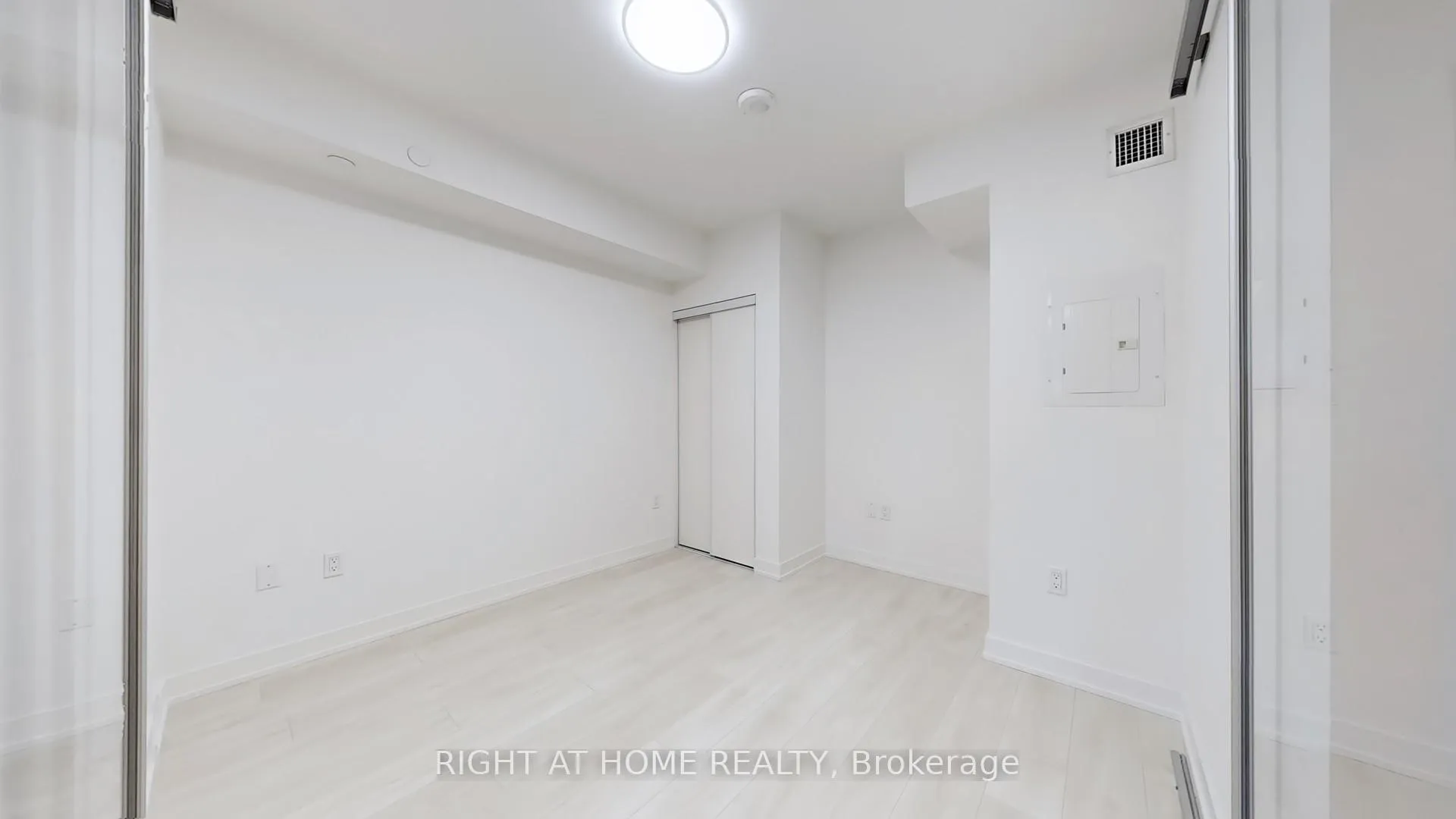 Photo 10 of Unit 308, 117 Broadway Avenue, Toronto, Mount Pleasant West — HOMEH