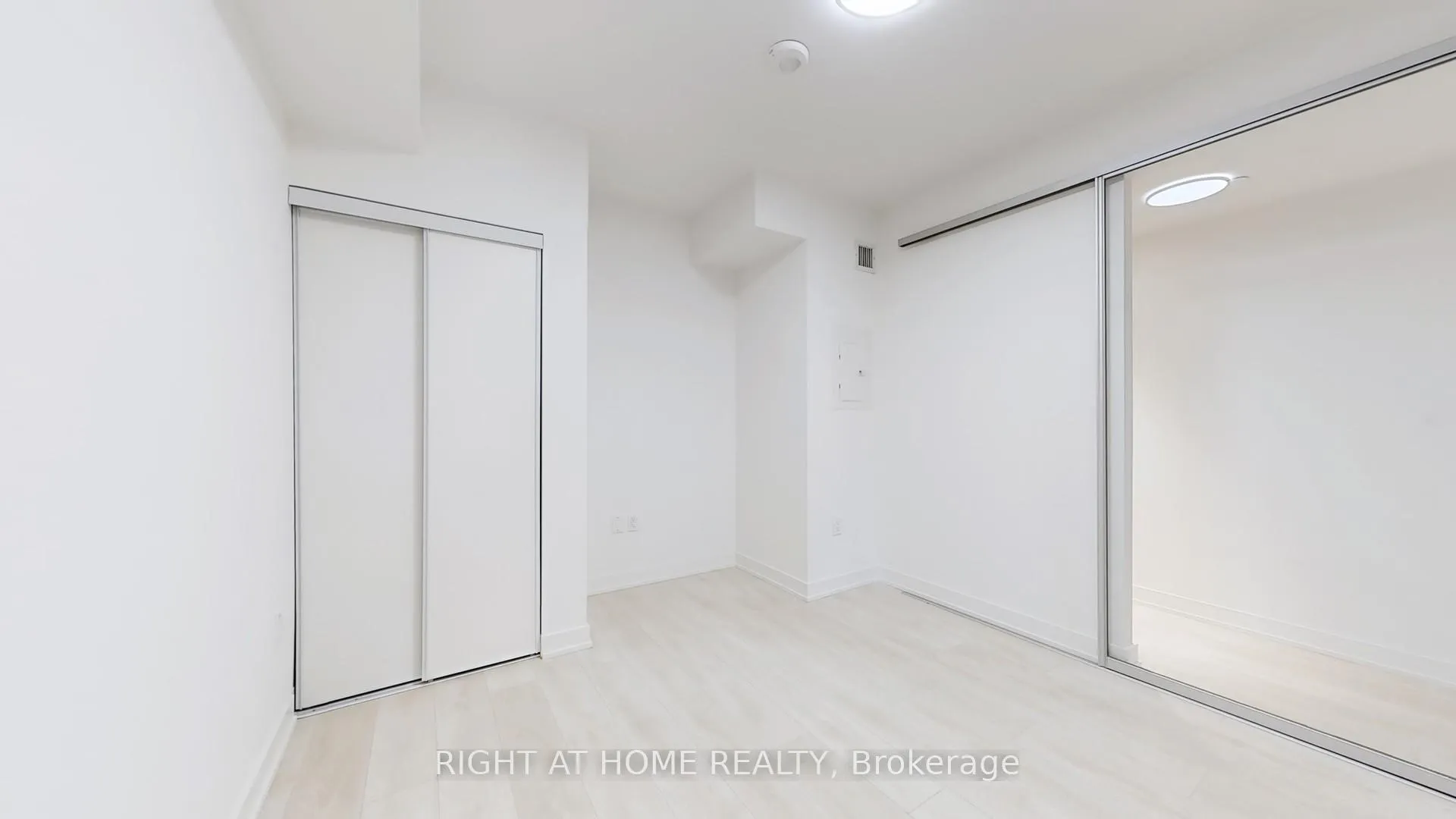 Photo 11 of Unit 308, 117 Broadway Avenue, Toronto, Mount Pleasant West — HOMEH