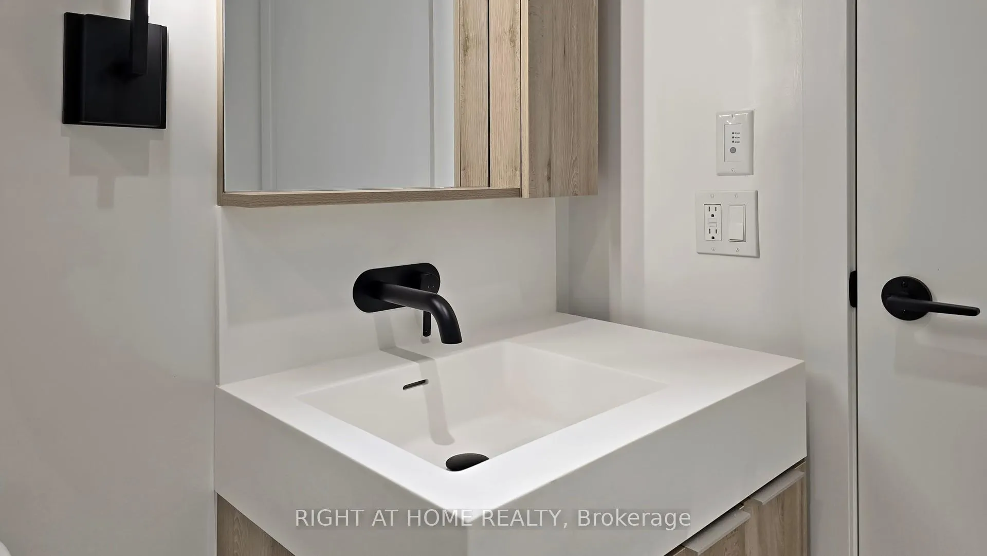 Photo 16 of Unit 308, 117 Broadway Avenue, Toronto, Mount Pleasant West — HOMEH