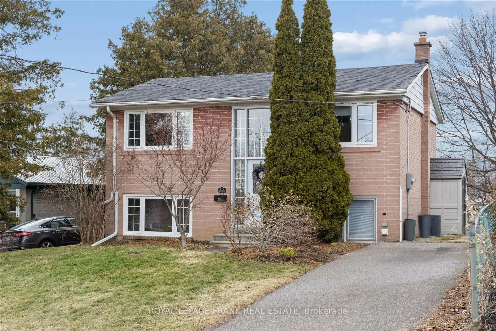 Photo 3 of 923 Greenwood Crescent, Whitby, Downtown Whitby — HOMEH