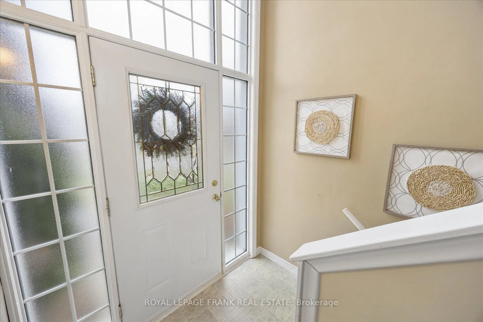 Photo 6 of 923 Greenwood Crescent, Whitby, Downtown Whitby — HOMEH