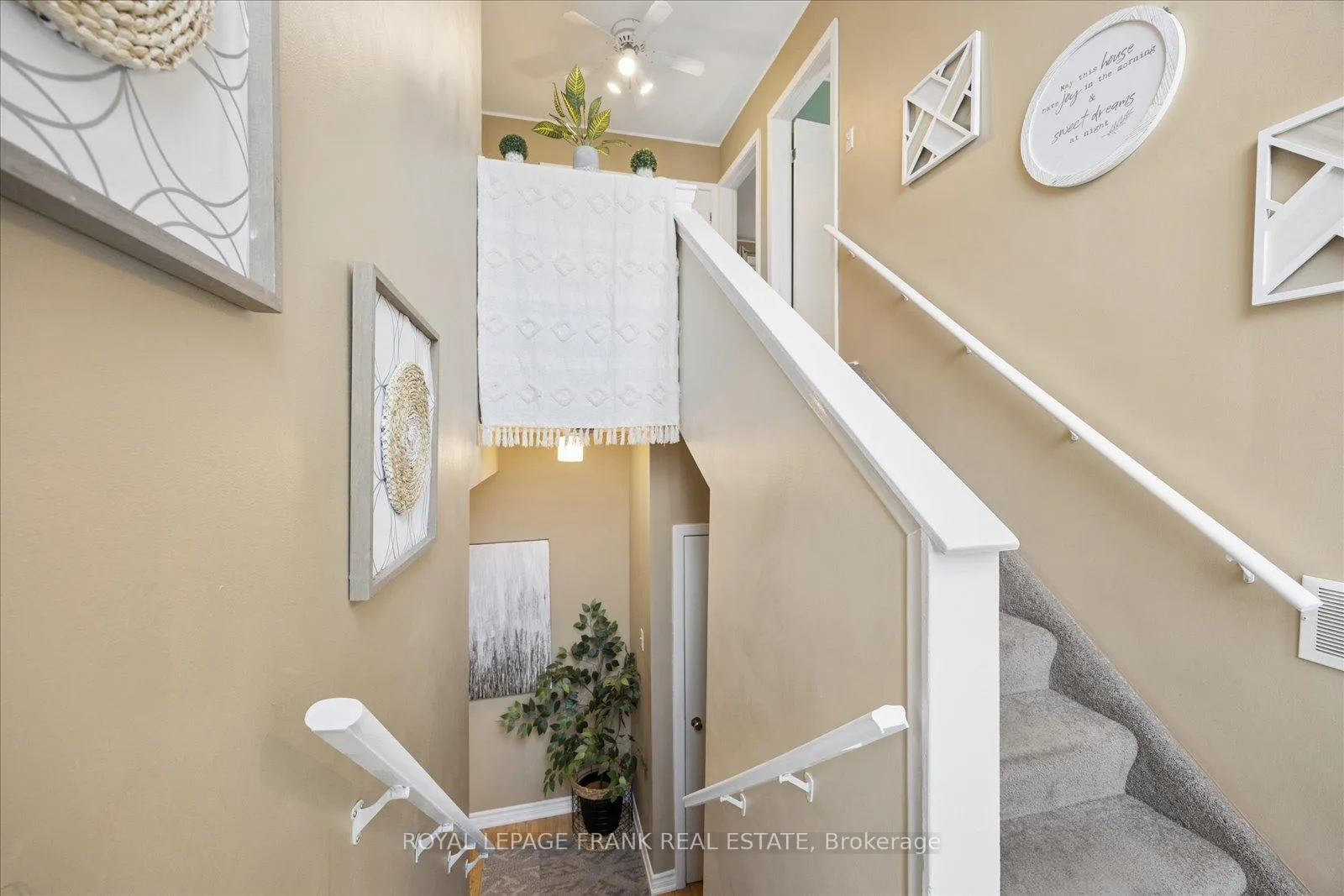 Photo 8 of 923 Greenwood Crescent, Whitby, Downtown Whitby — HOMEH
