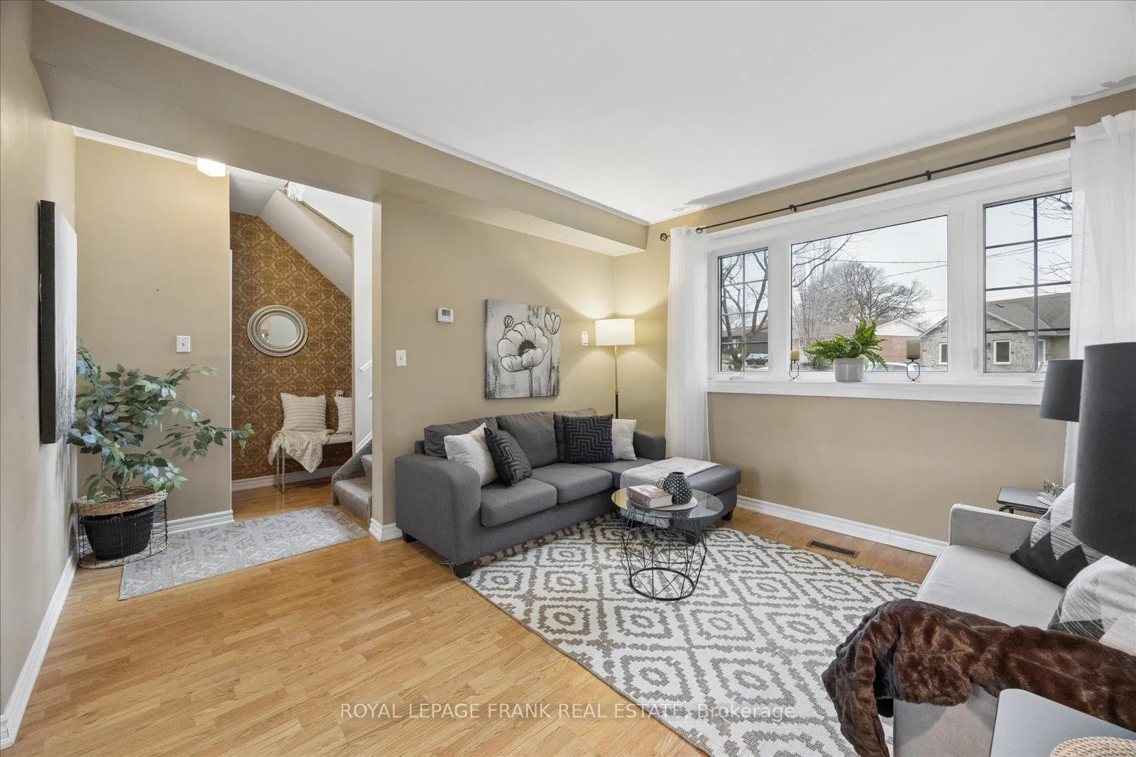 Photo 11 of 923 Greenwood Crescent, Whitby, Downtown Whitby — HOMEH