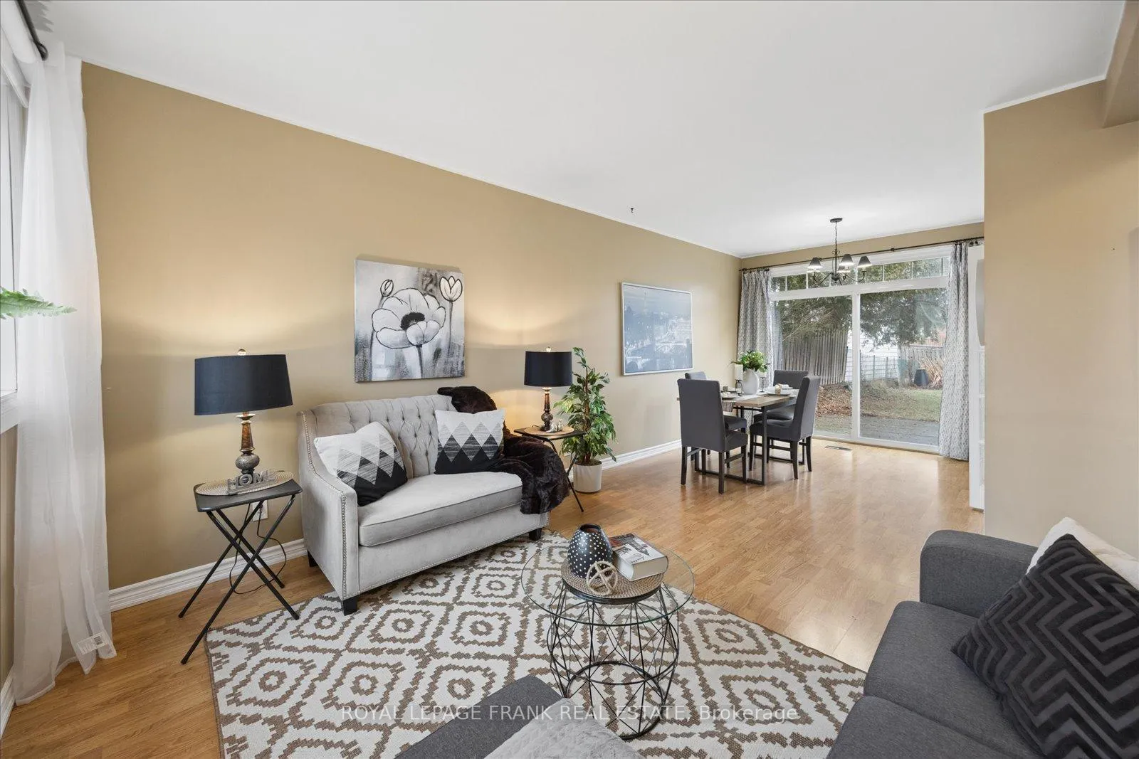 Photo 15 of 923 Greenwood Crescent, Whitby, Downtown Whitby — HOMEH