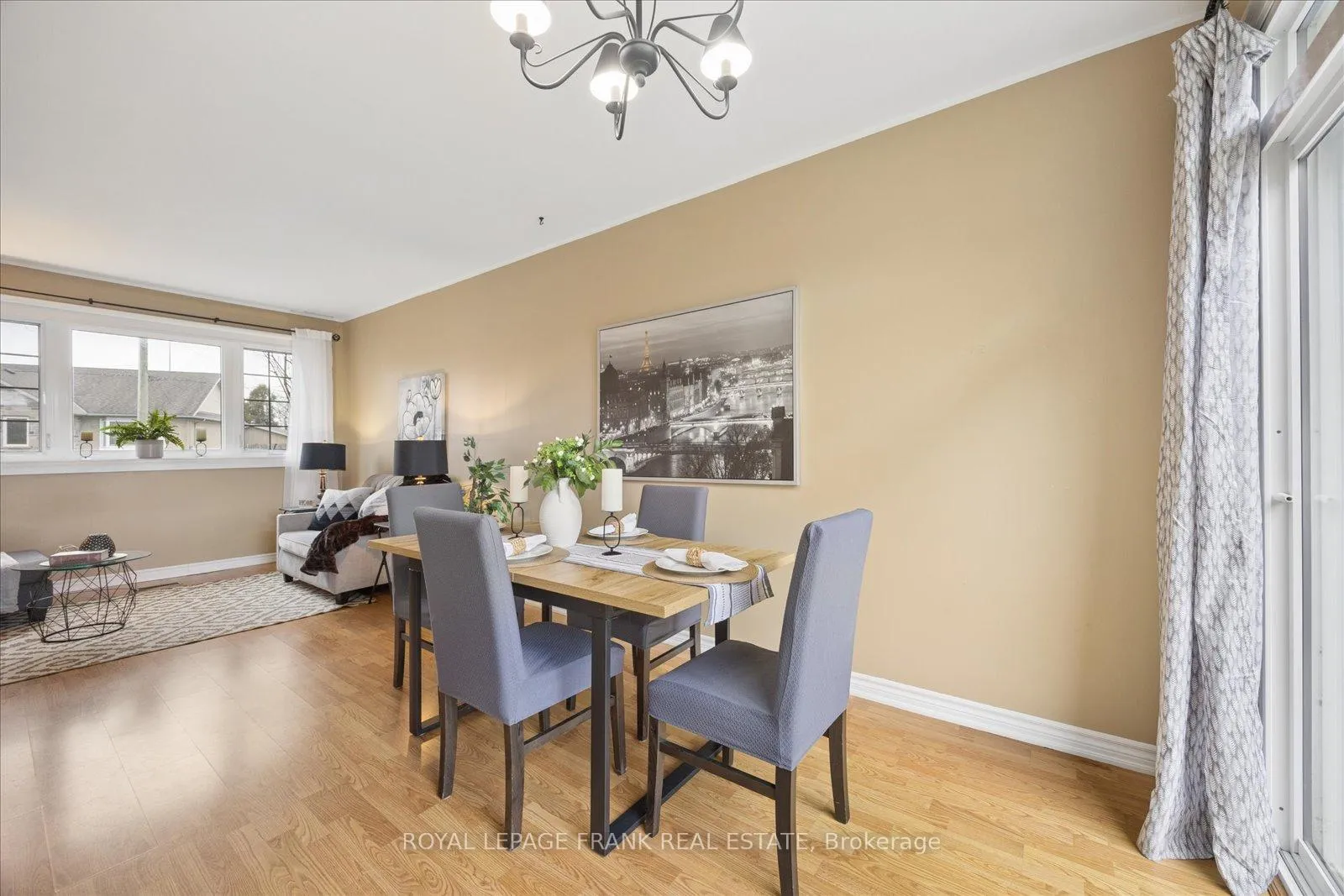 Photo 17 of 923 Greenwood Crescent, Whitby, Downtown Whitby — HOMEH