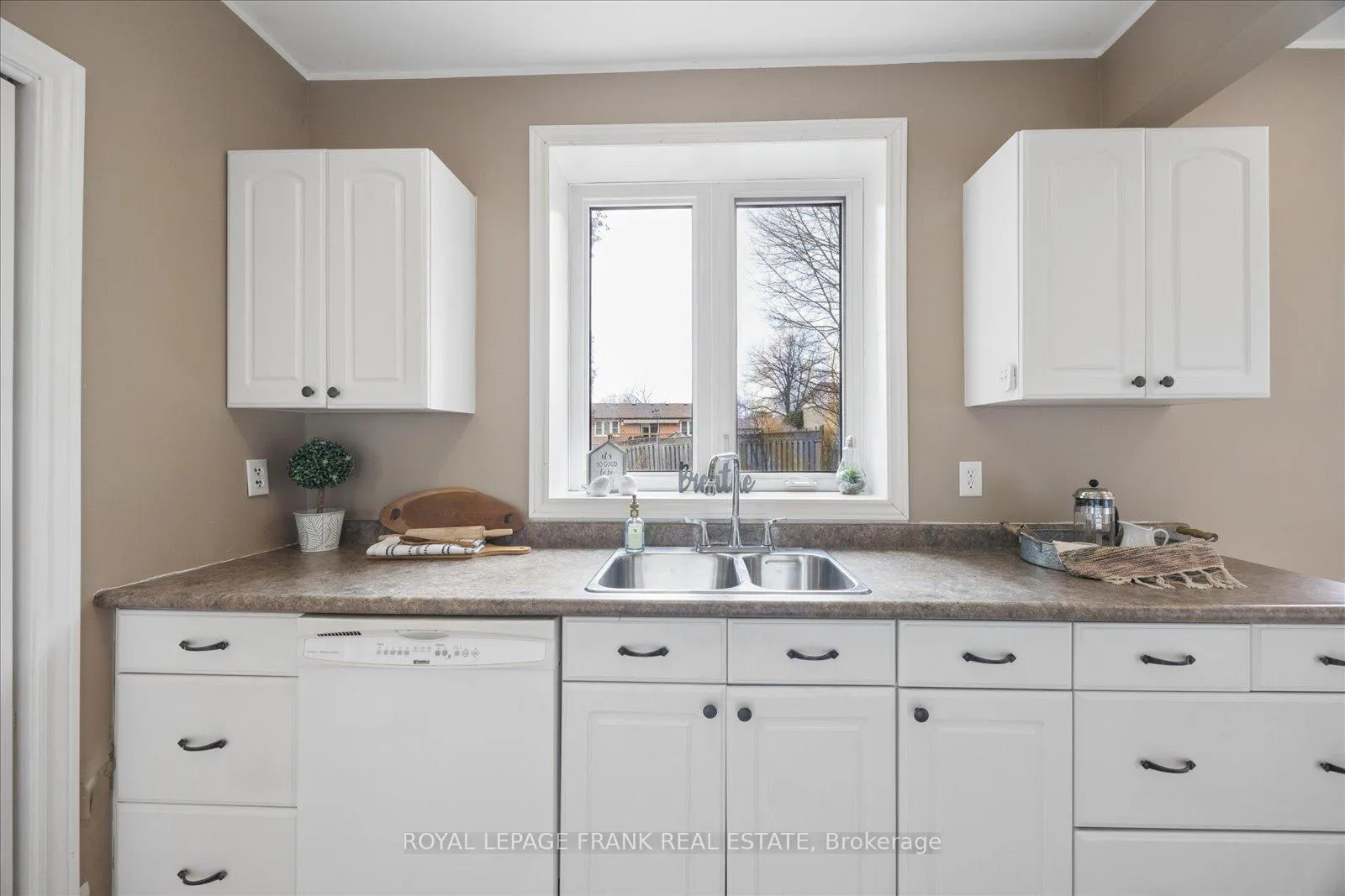 Photo 22 of 923 Greenwood Crescent, Whitby, Downtown Whitby — HOMEH