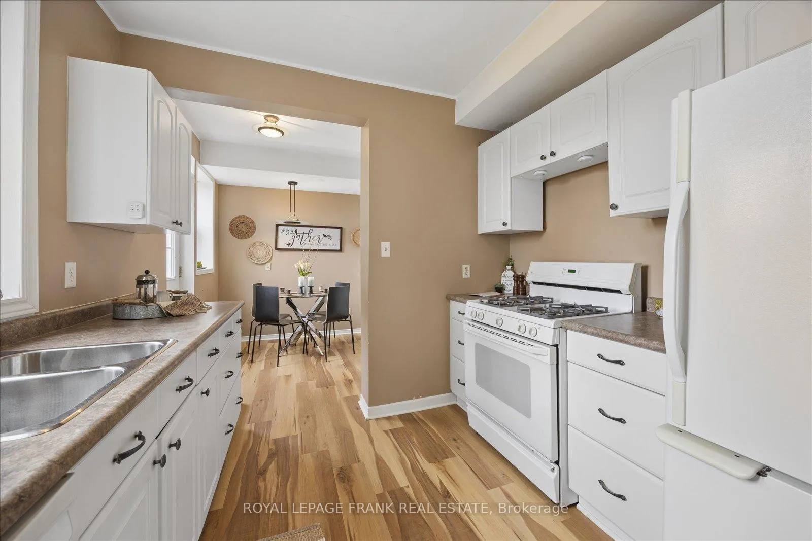 Photo 23 of 923 Greenwood Crescent, Whitby, Downtown Whitby — HOMEH