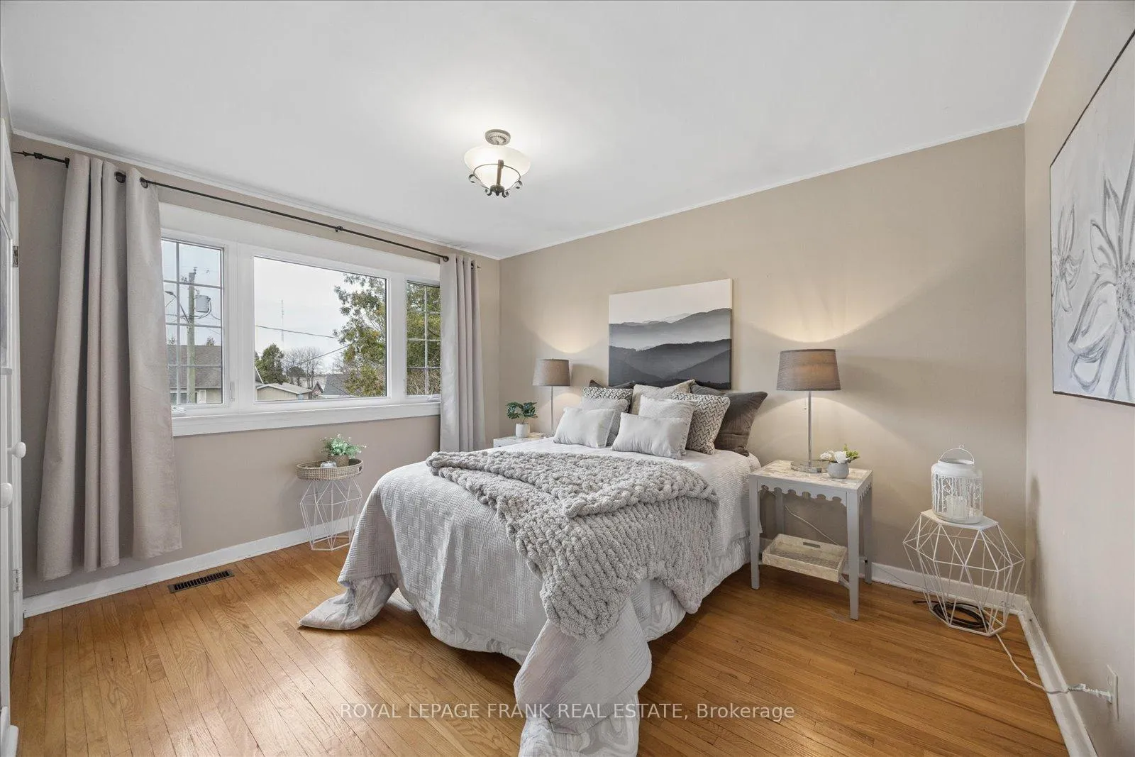 Photo 31 of 923 Greenwood Crescent, Whitby, Downtown Whitby — HOMEH