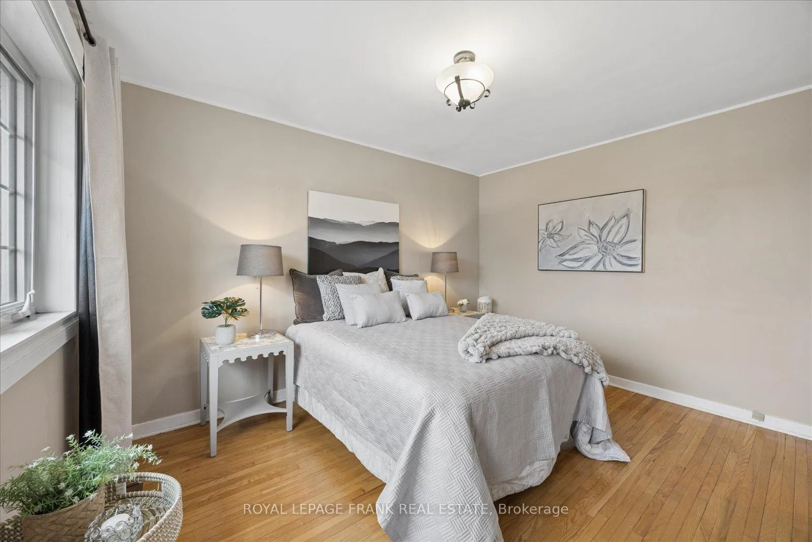 Photo 33 of 923 Greenwood Crescent, Whitby, Downtown Whitby — HOMEH