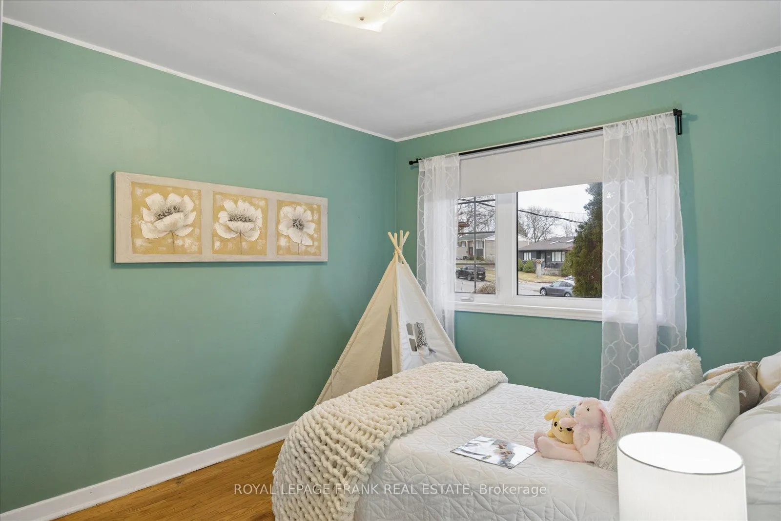 Photo 35 of 923 Greenwood Crescent, Whitby, Downtown Whitby — HOMEH