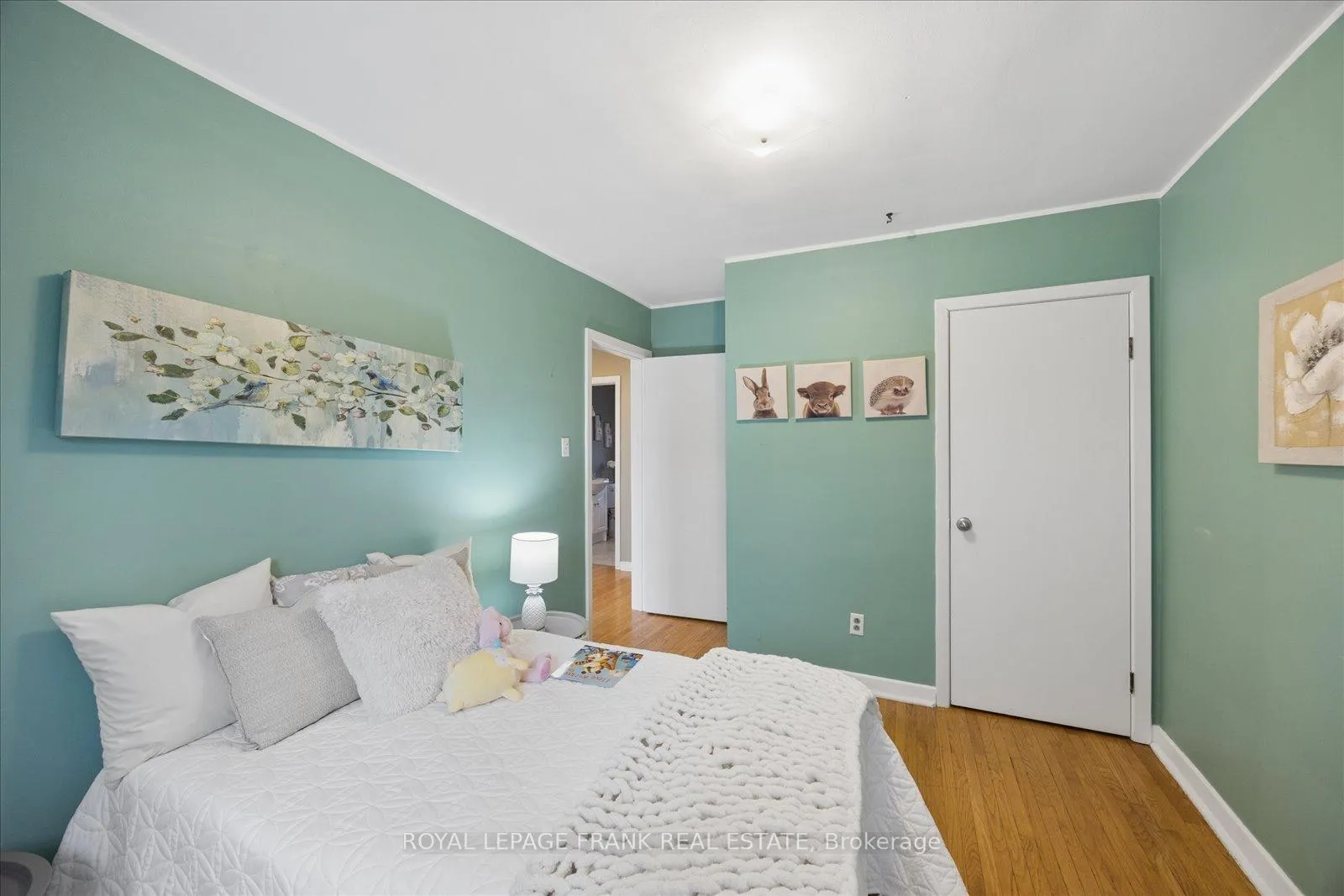 Photo 37 of 923 Greenwood Crescent, Whitby, Downtown Whitby — HOMEH