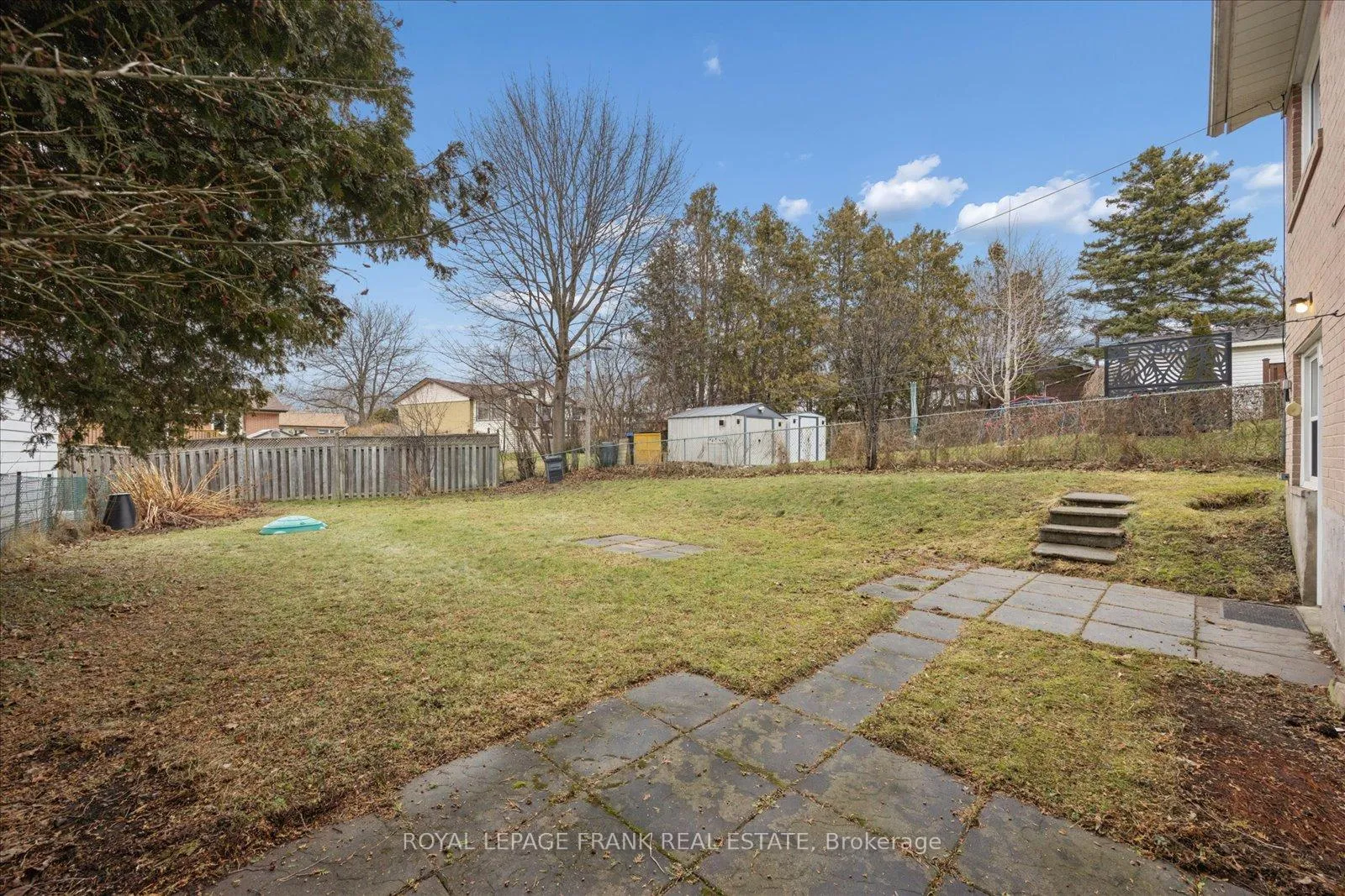 Photo 46 of 923 Greenwood Crescent, Whitby, Downtown Whitby — HOMEH