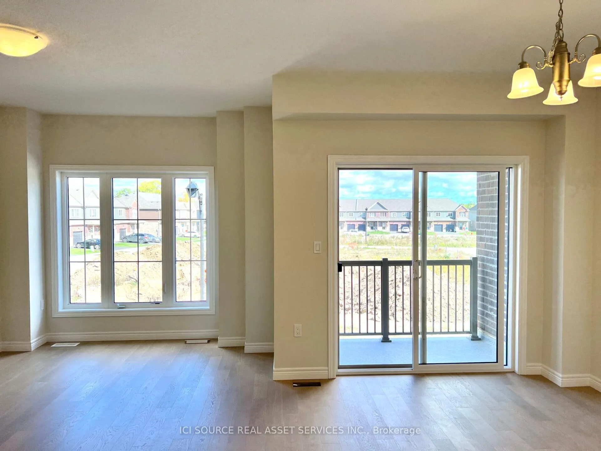 Photo 2 of Unit 31, 295 Tanglewood Drive, Hamilton, Binbrook — HOMEH