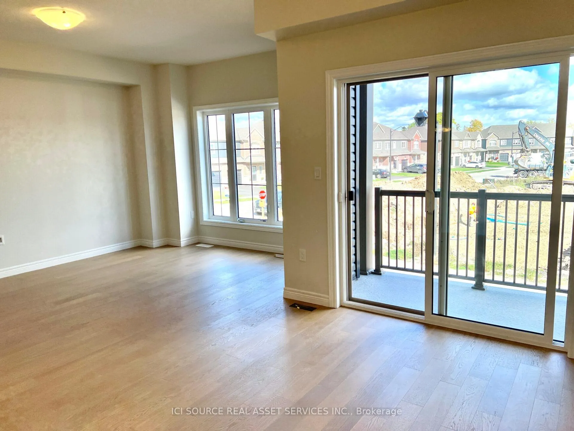 Photo 3 of Unit 31, 295 Tanglewood Drive, Hamilton, Binbrook — HOMEH