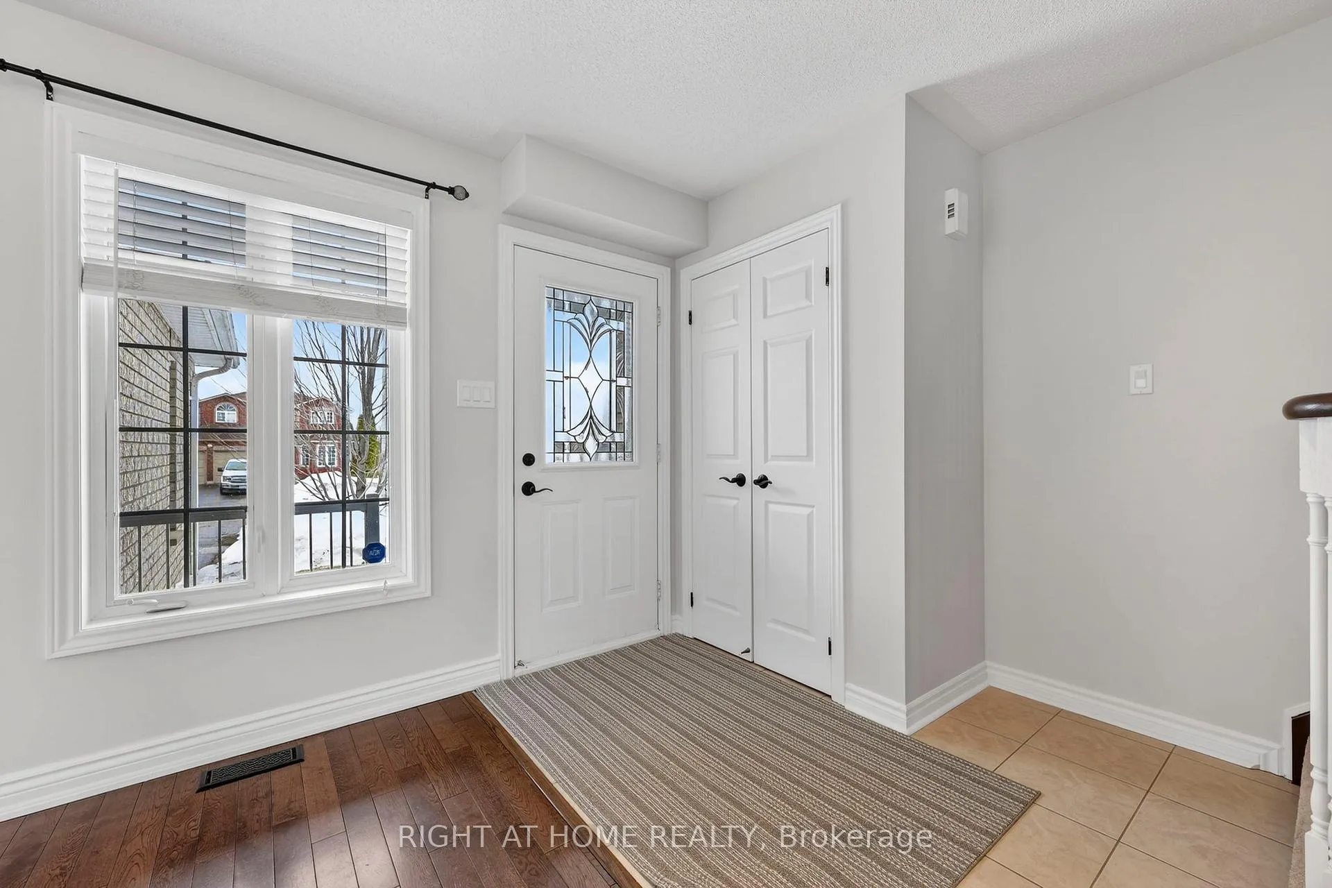 Photo 4 of 65 Masters Drive, Barrie, East Bayfield — HOMEH
