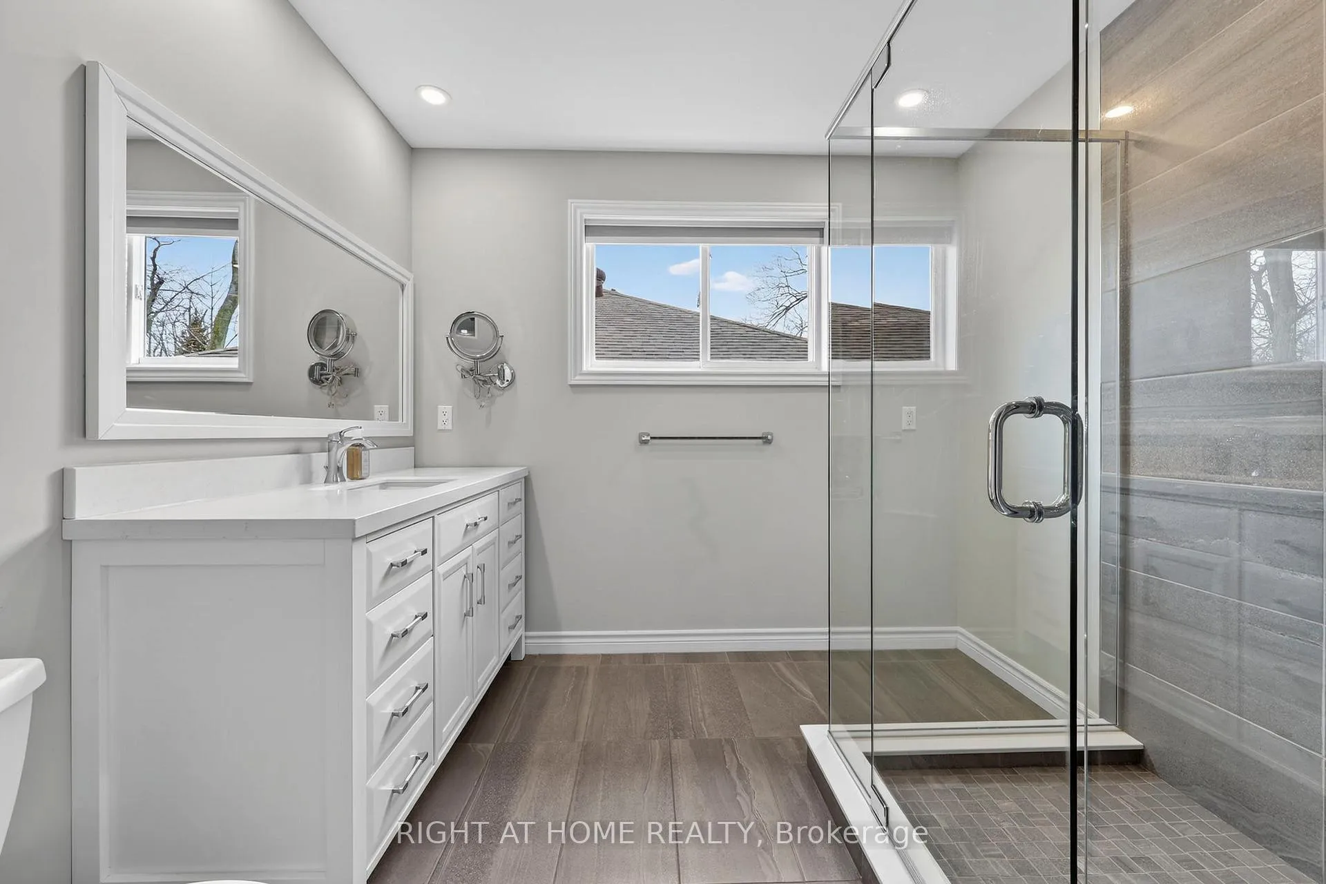 Photo 15 of 65 Masters Drive, Barrie, East Bayfield — HOMEH
