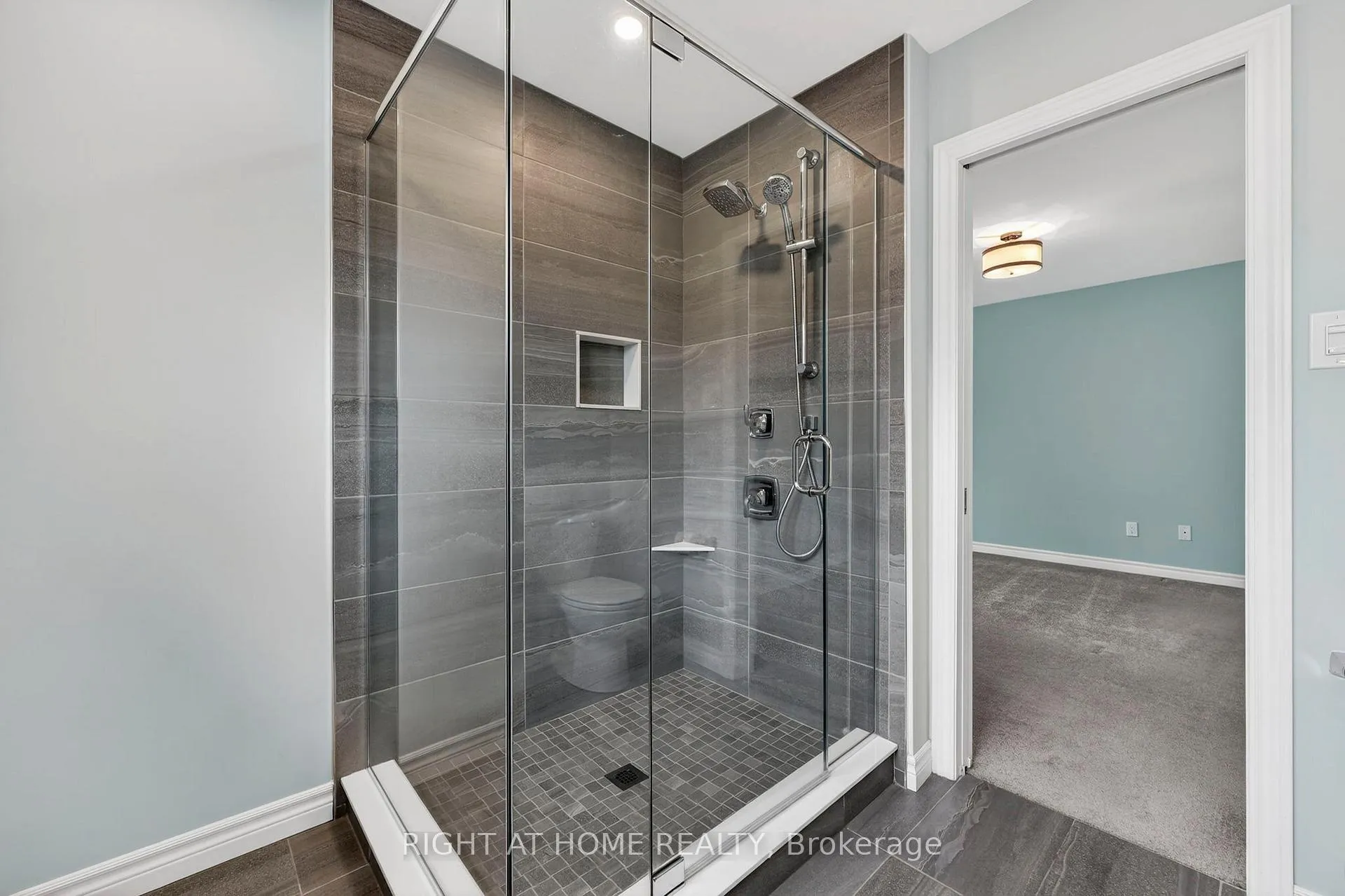 Photo 16 of 65 Masters Drive, Barrie, East Bayfield — HOMEH