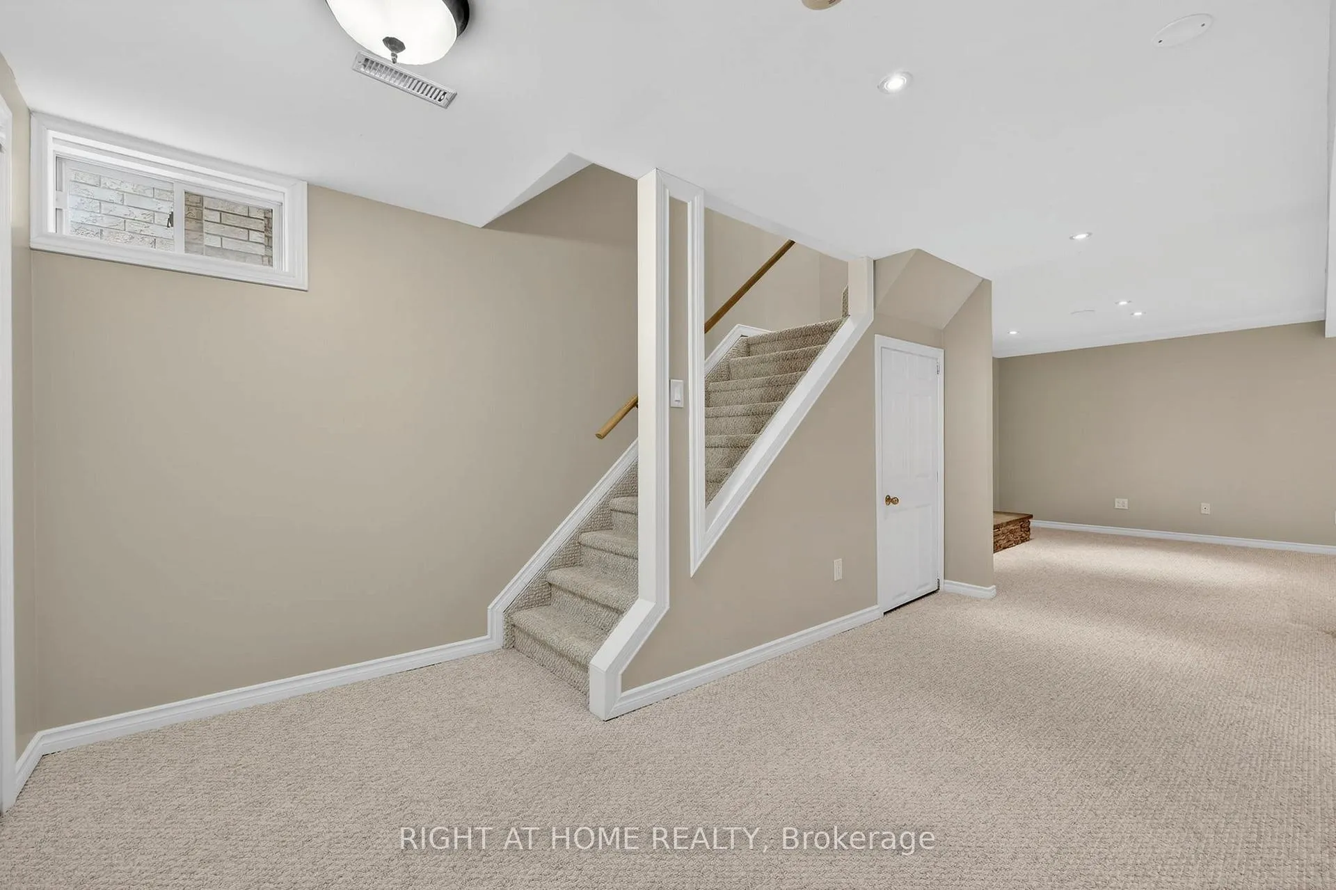 Photo 21 of 65 Masters Drive, Barrie, East Bayfield — HOMEH