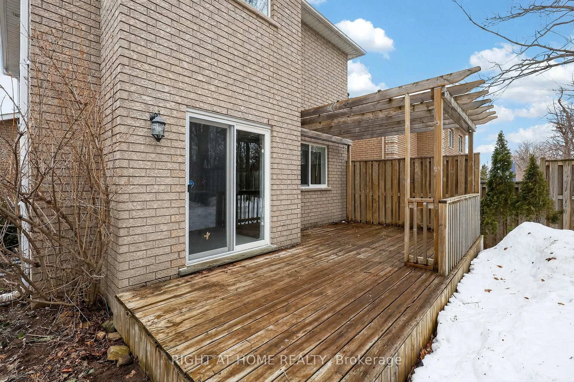Photo 25 of 65 Masters Drive, Barrie, East Bayfield — HOMEH