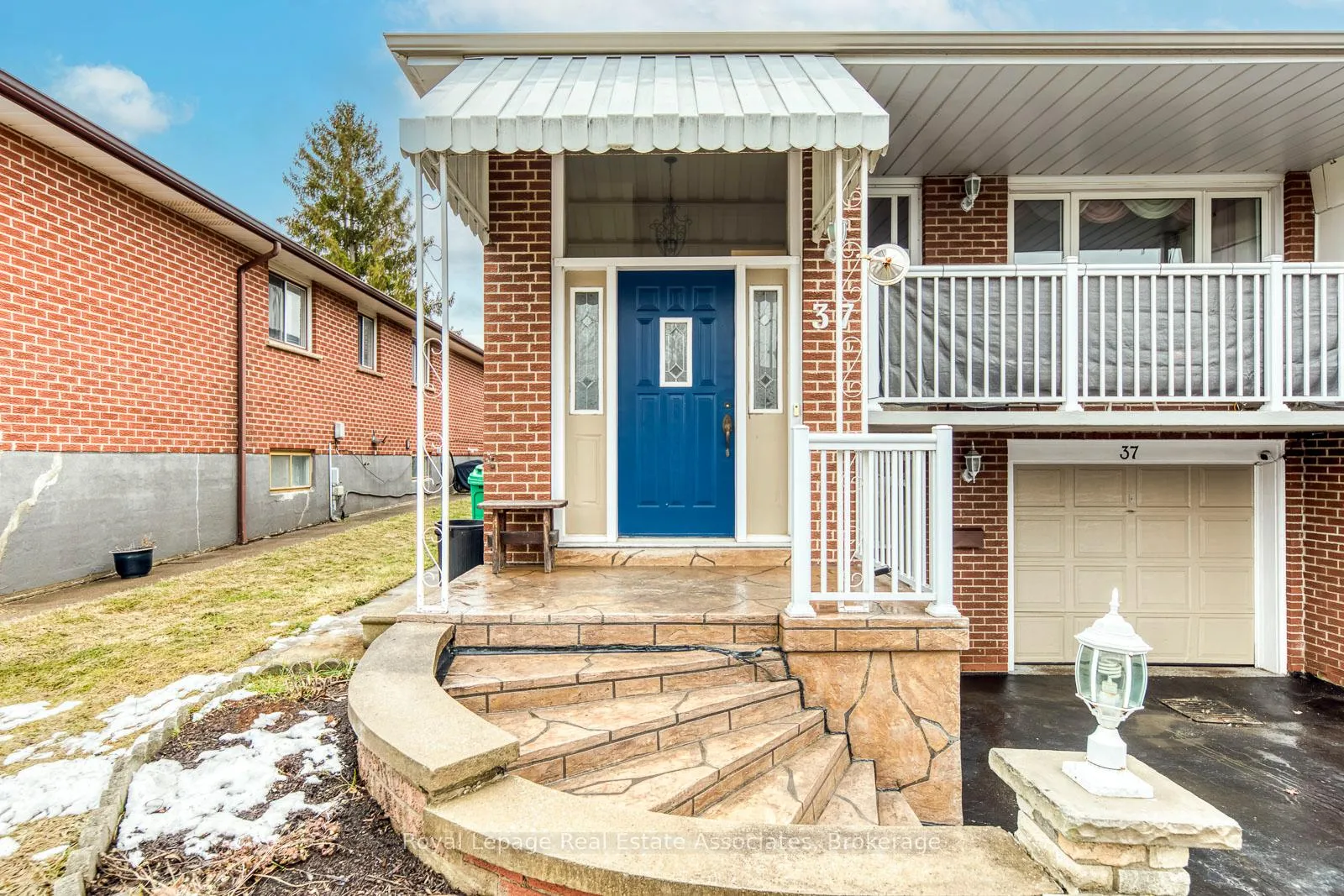 Photo 3 of 37 Prouse Drive, Brampton, Northgate — HOMEH
