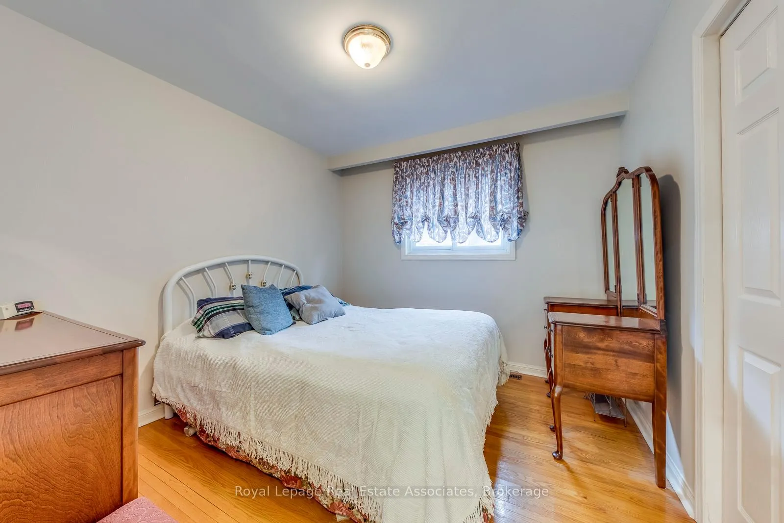 Photo 26 of 37 Prouse Drive, Brampton, Northgate — HOMEH
