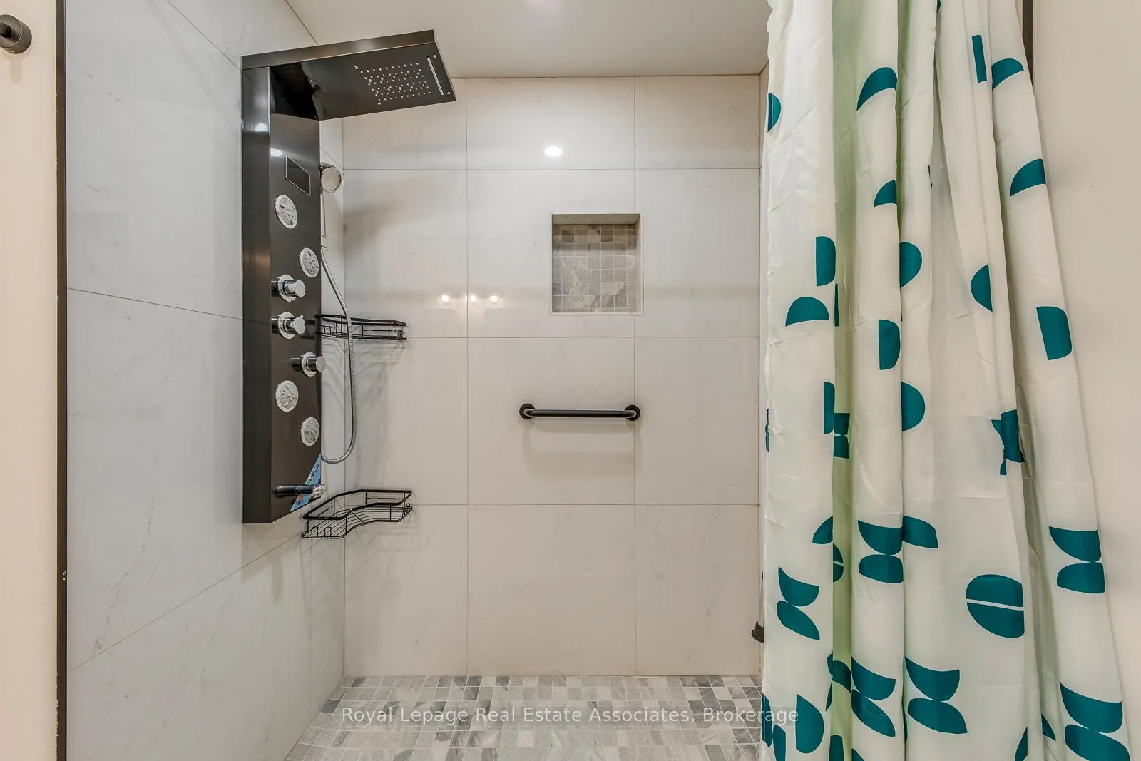 Photo 29 of 37 Prouse Drive, Brampton, Northgate — HOMEH