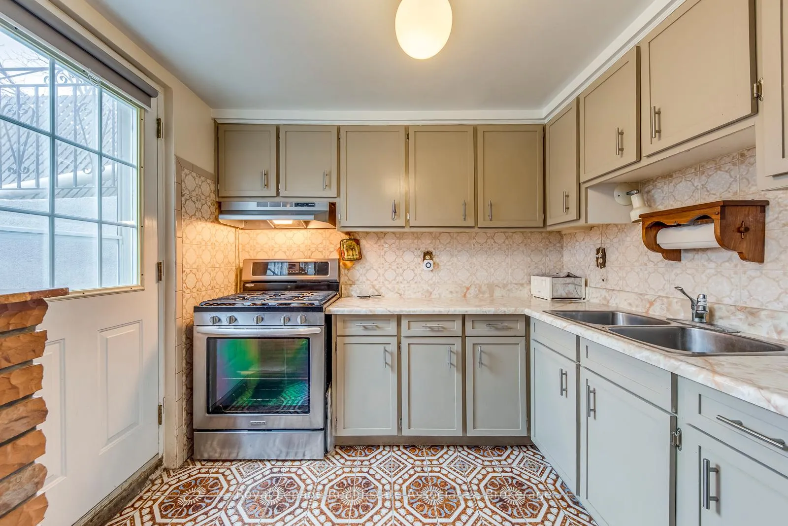 Photo 42 of 37 Prouse Drive, Brampton, Northgate — HOMEH