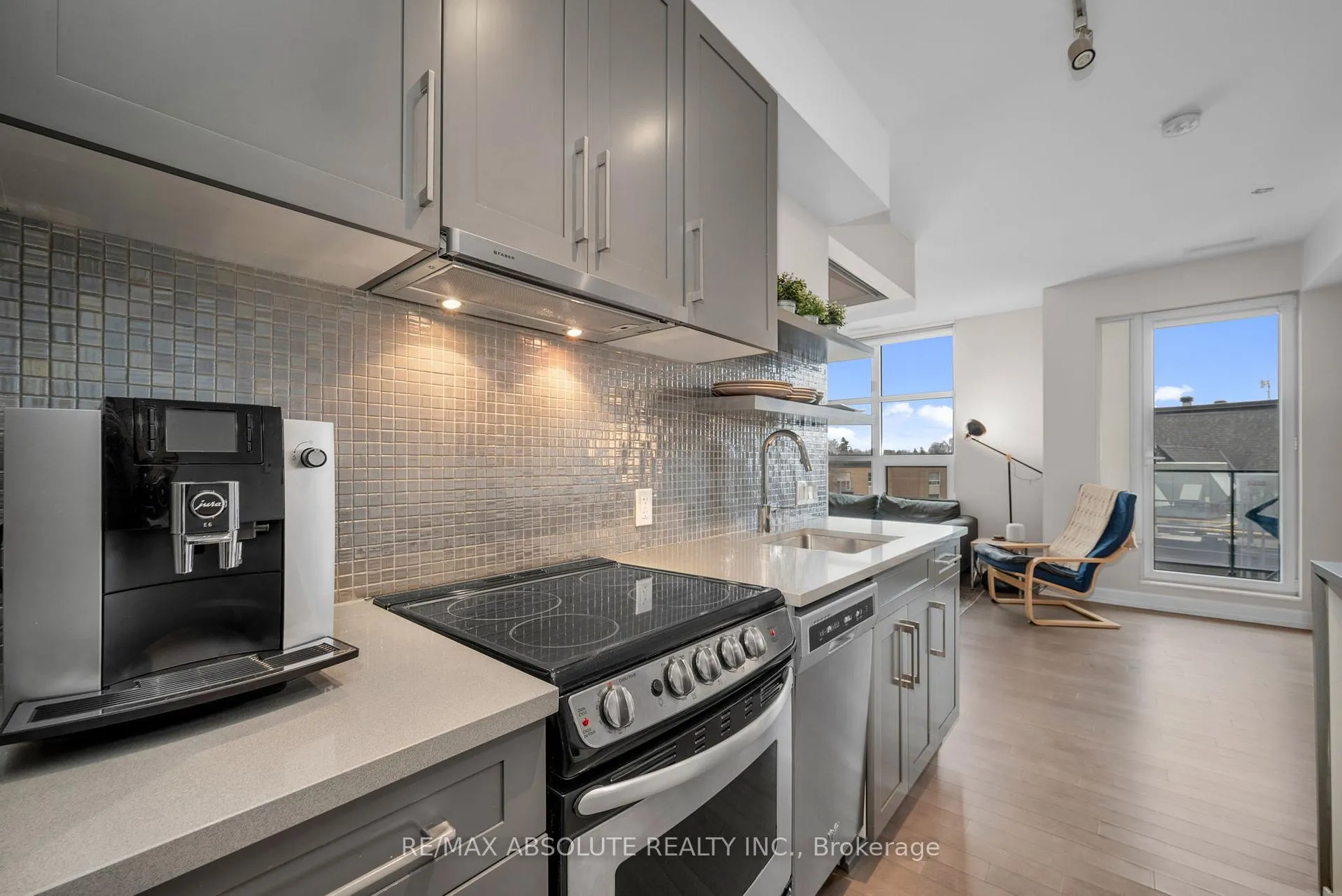 Photo 12 of Unit 406, 10 Rosemount Avenue, Ottawa, Hintonburg — HOMEH