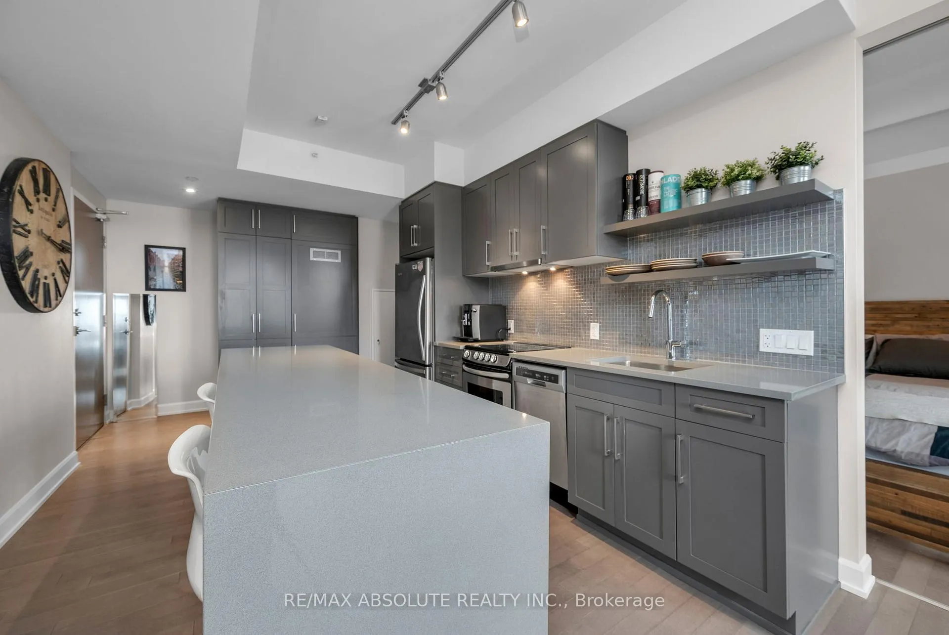 Photo 14 of Unit 406, 10 Rosemount Avenue, Ottawa, Hintonburg — HOMEH